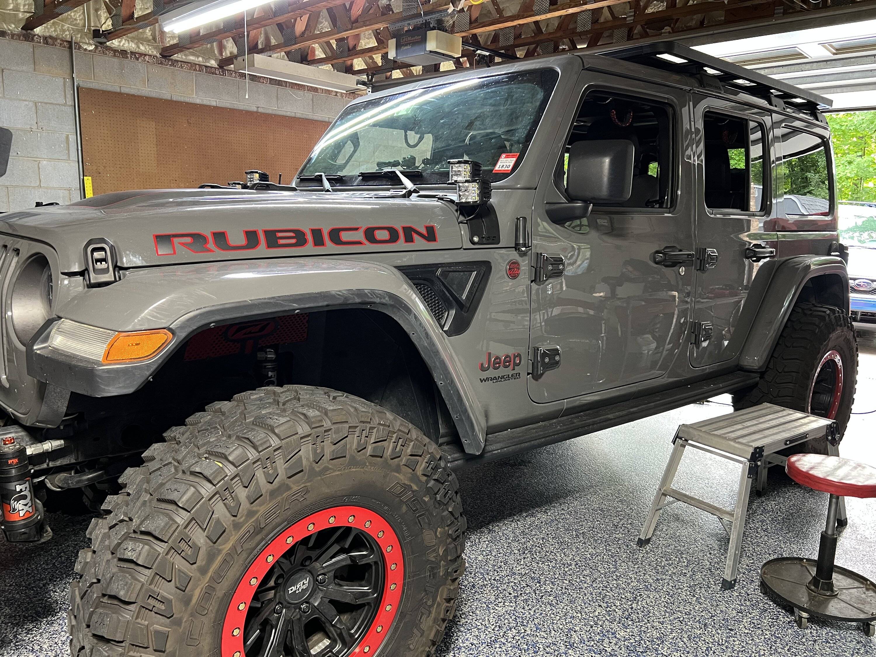 Jeep Wrangler JL Rooftop Cargo | Luggage Box 21FDFF5B-B813-4CD4-9D13-BE982AD26DC5