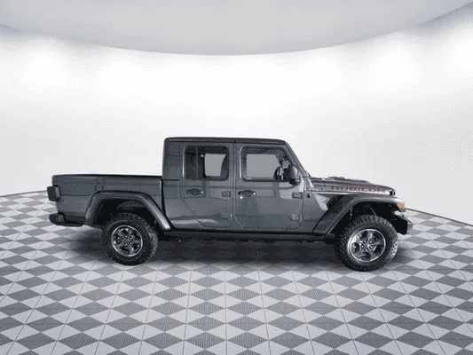 Jeep Wrangler JL Wrangler vs Gladiator? 1658525963287