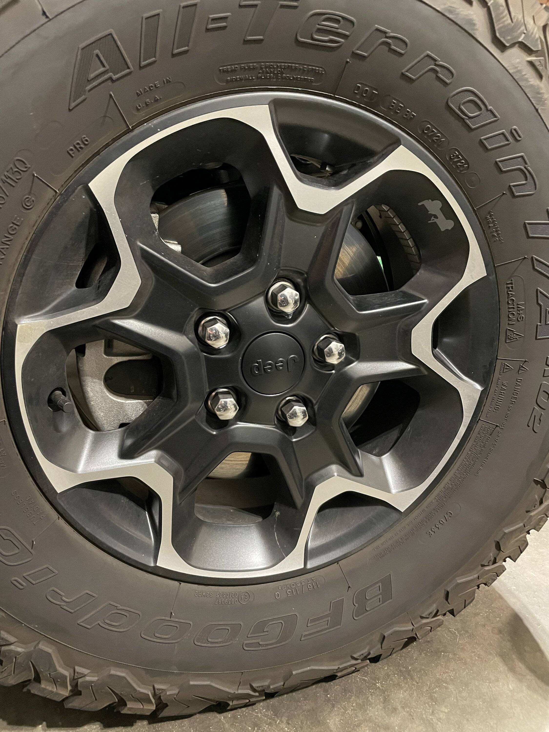 Jeep Wrangler JL 4xe Rubicon Take Off Wheels 05489D90-2958-4308-9E7B-8D154FFF13FC