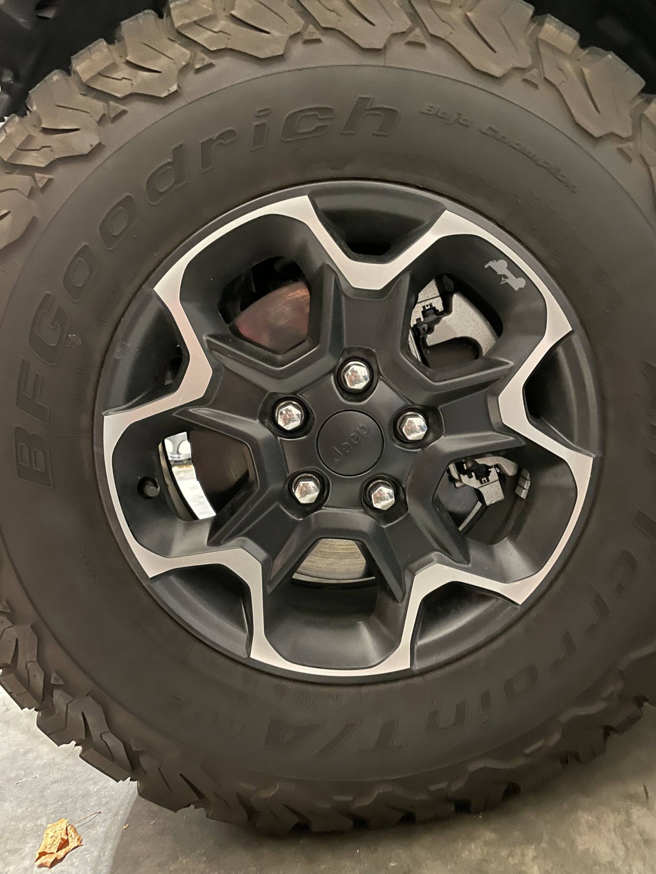 Jeep Wrangler JL 4xe Rubicon Take Off Wheels 4386B265-D921-4391-A941-D8223D168BD7