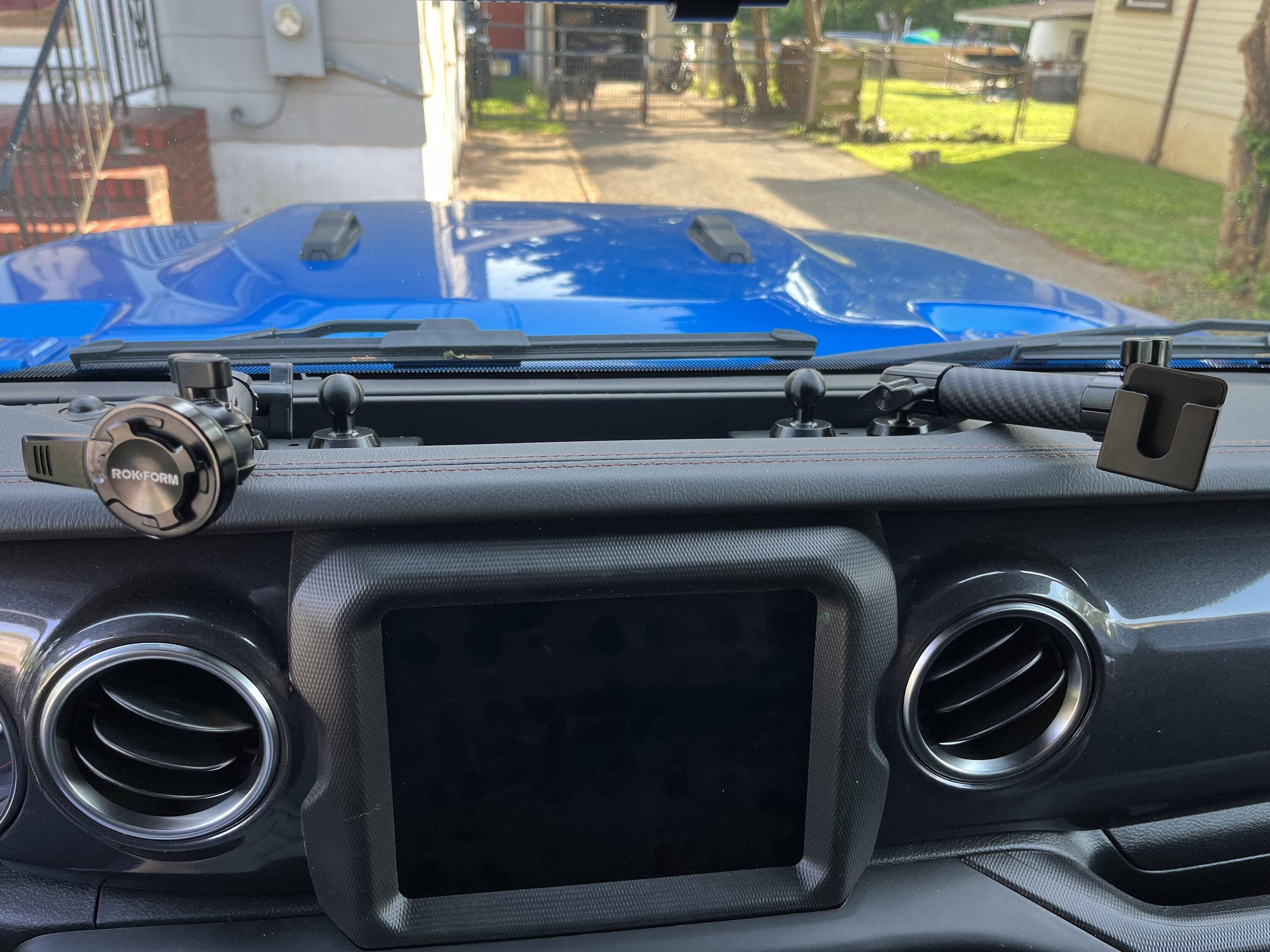 Jeep Wrangler JL Cell phone mount recommendations IMG_3361