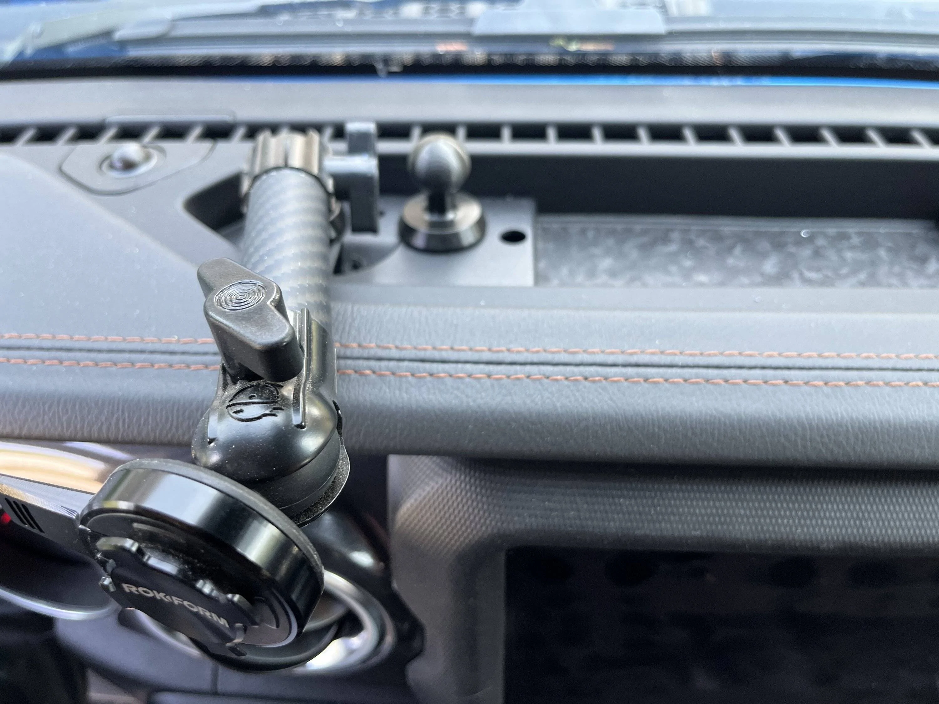 Jeep Wrangler JL Cell phone mount recommendations IMG_3363
