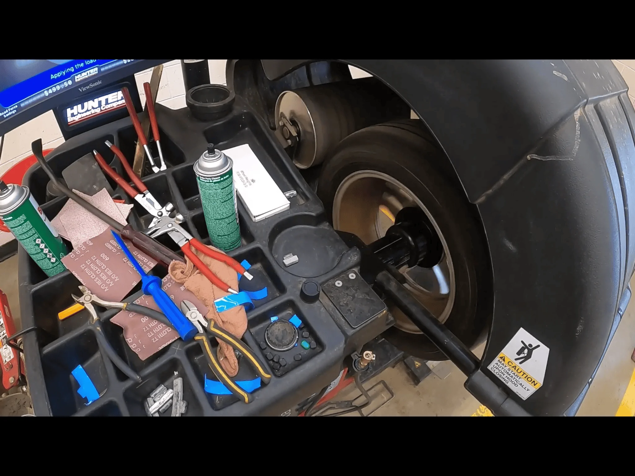 Jeep Wrangler JL Lol @ Discount Tire... BE06B372-7E50-4C51-A5CF-9B934A2A4F3D