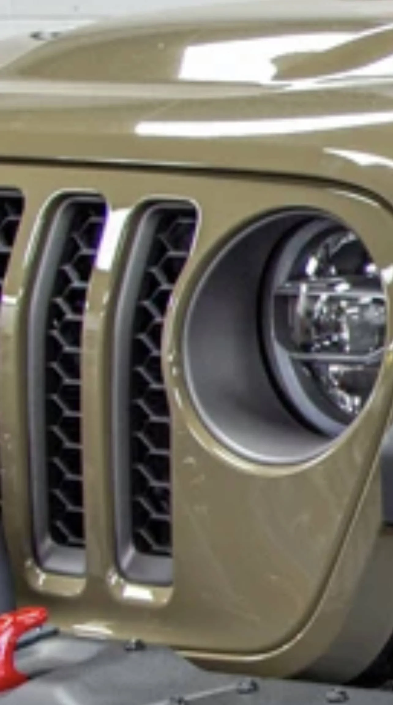 Jeep Wrangler JL Grill trim grey metallic color - ordering code? DFCC2294-A082-4609-9FE2-F5B508A1CBBC