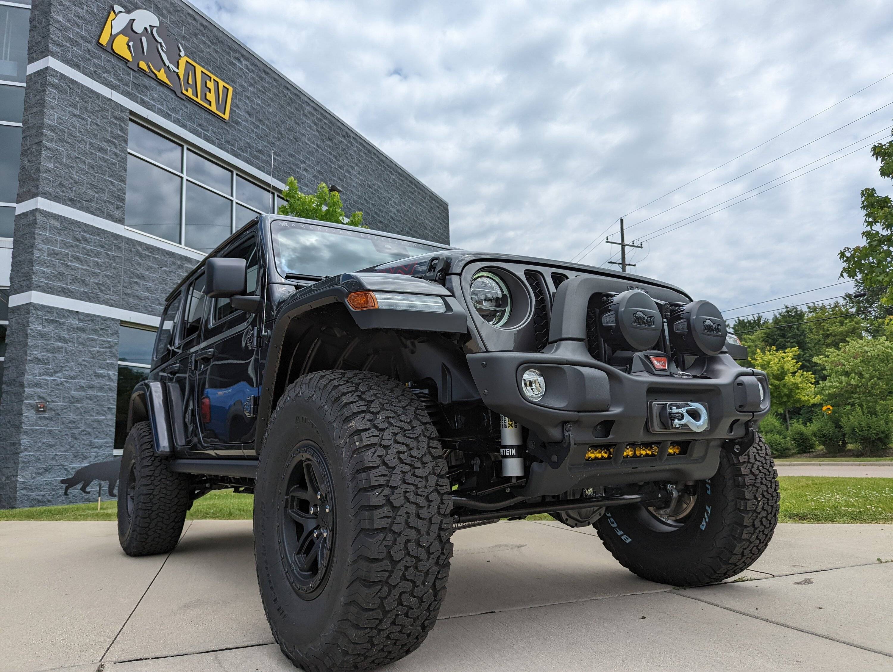 Jeep Wrangler JL Lighting upgrade for rainy conditions PXL_20220629_175114187