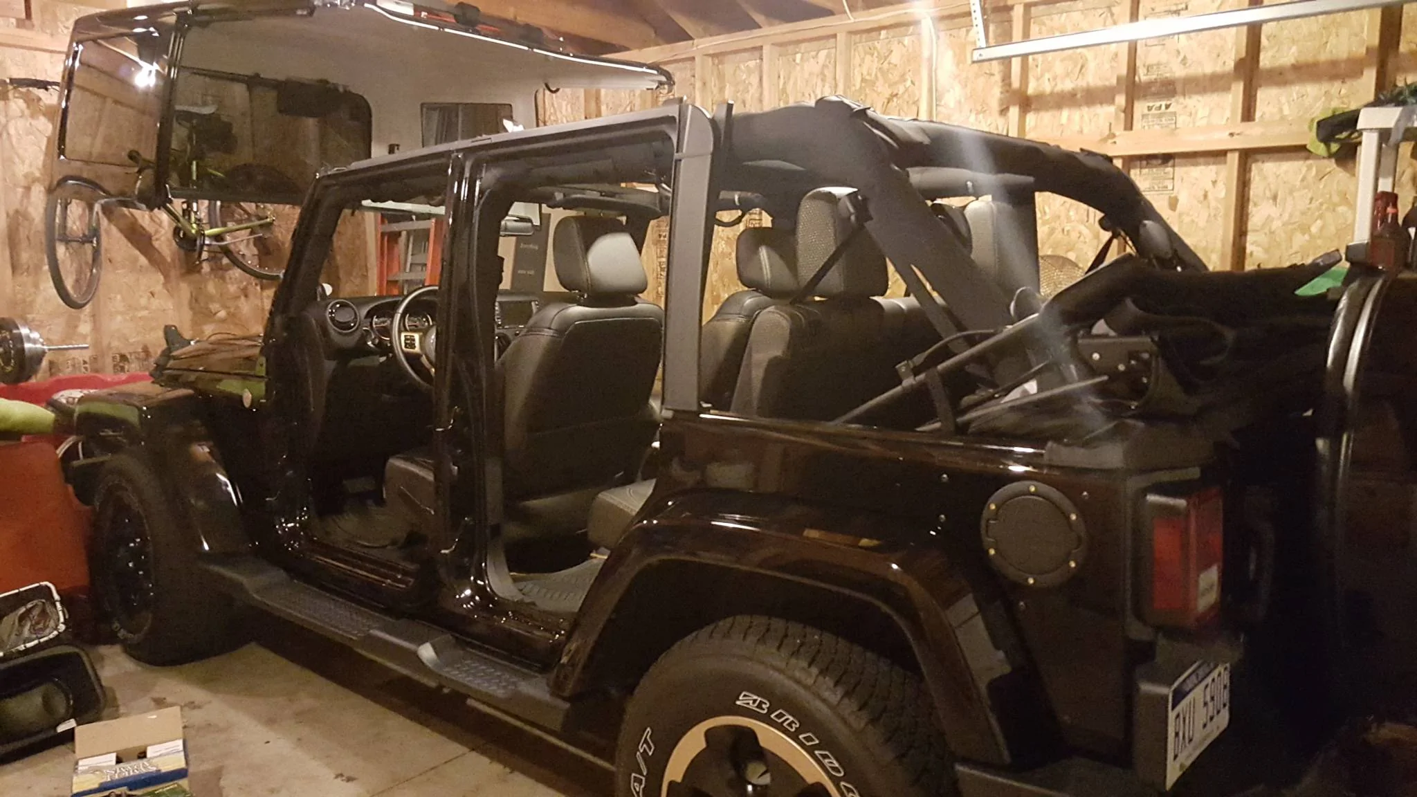 Jeep Wrangler JL Jeeps with hard top 20150816_223105