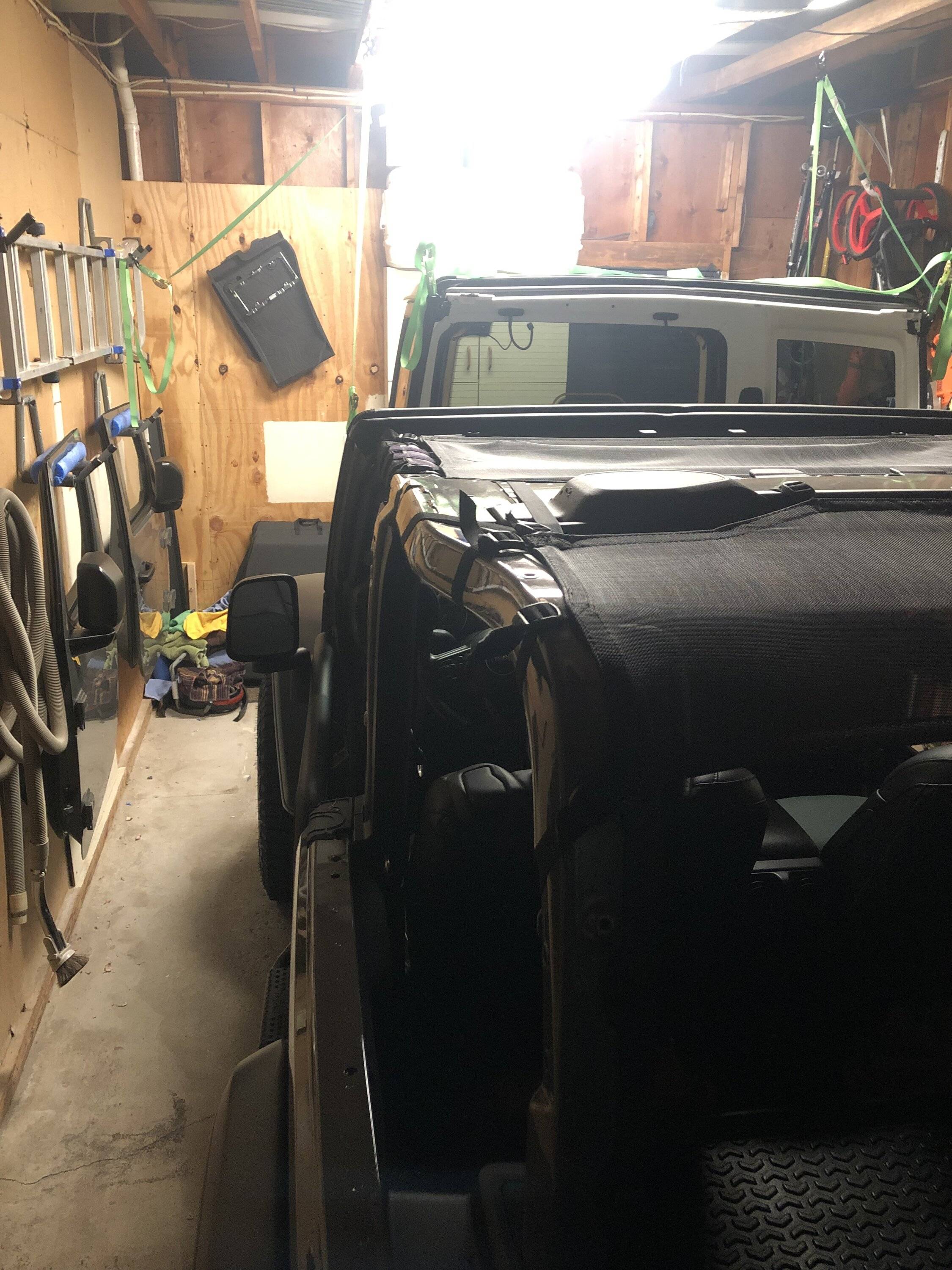 Jeep Wrangler JL Jeeps with hard top 6E3CC96B-C7A4-41EA-B028-F8F7DDAA830D