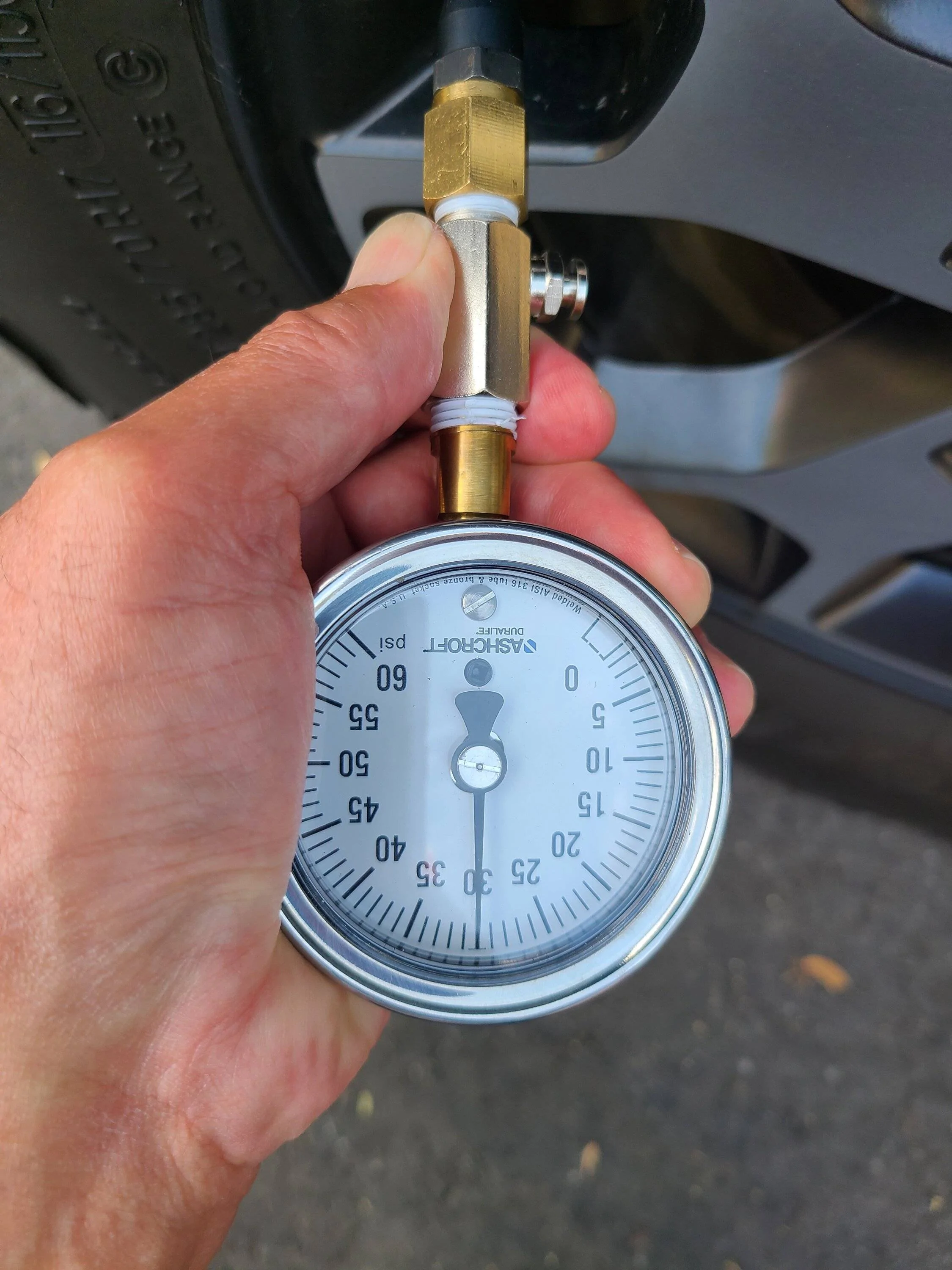 Jeep Wrangler JL Tire Pressure: Who's Right? 20220731_170041