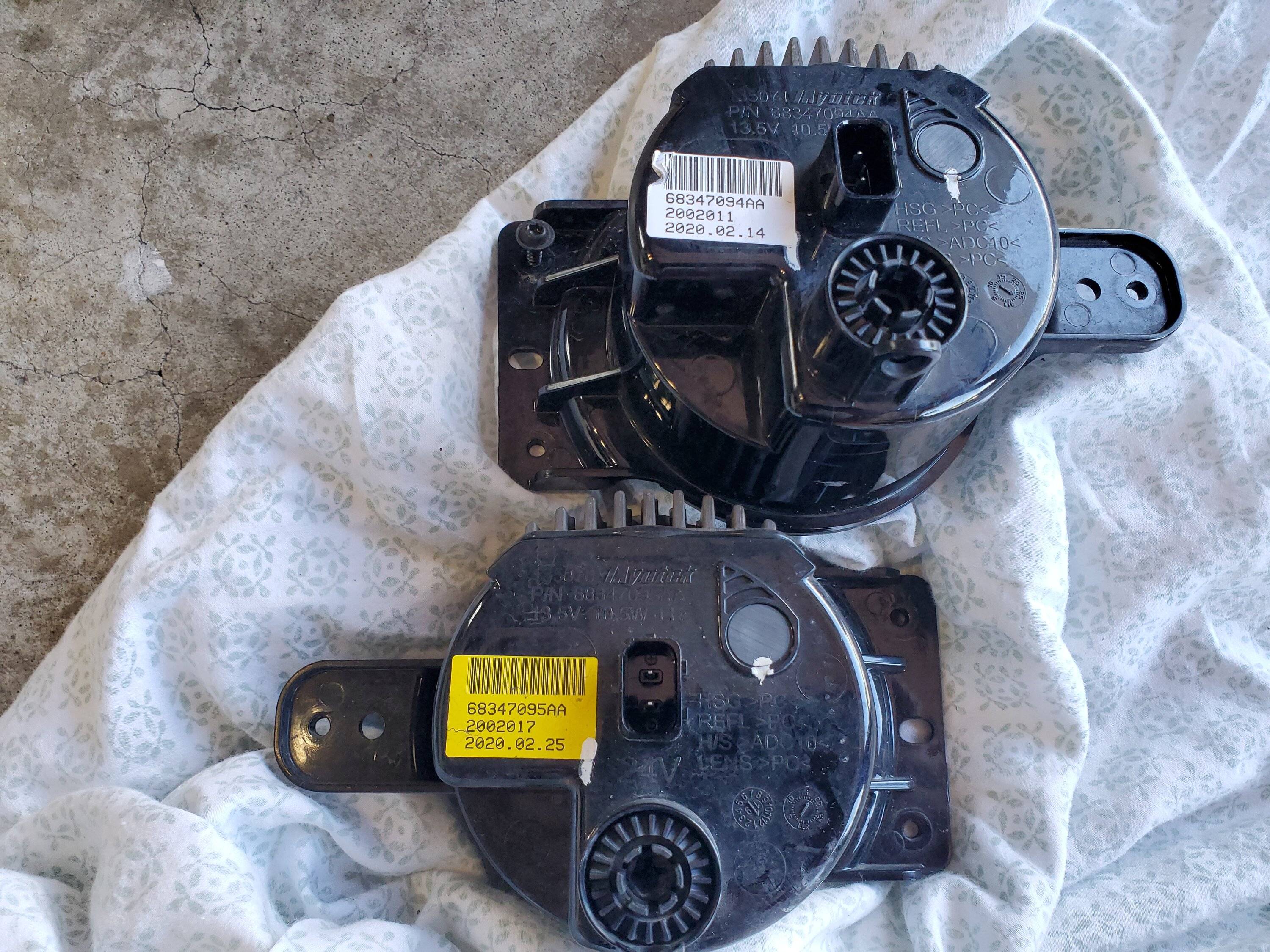 Jeep Wrangler JL WTB Fog Lights 20220730_142815