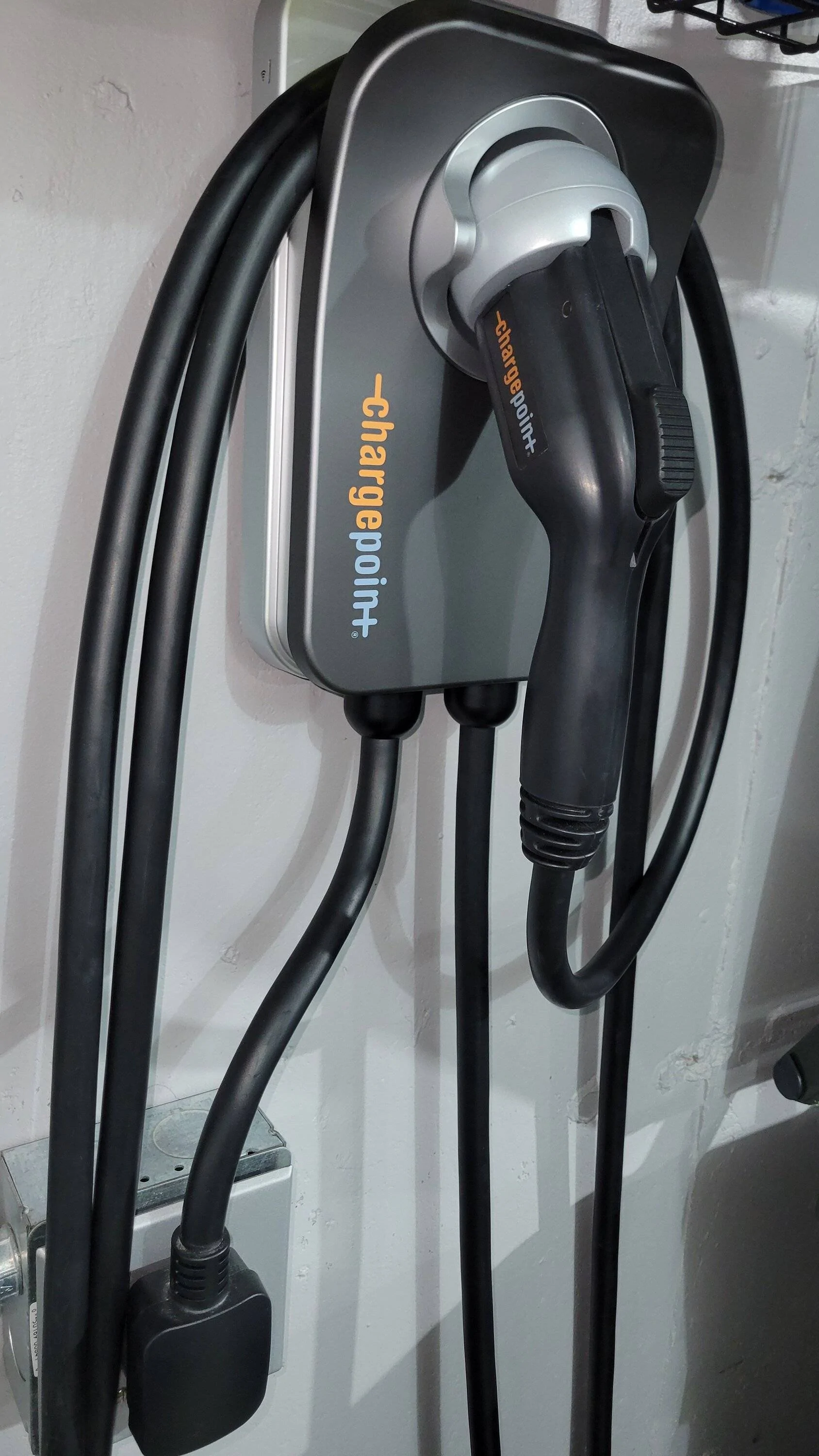 Jeep Wrangler JL ChargePoint Home Flex Level 2 Charger 20220718_170849