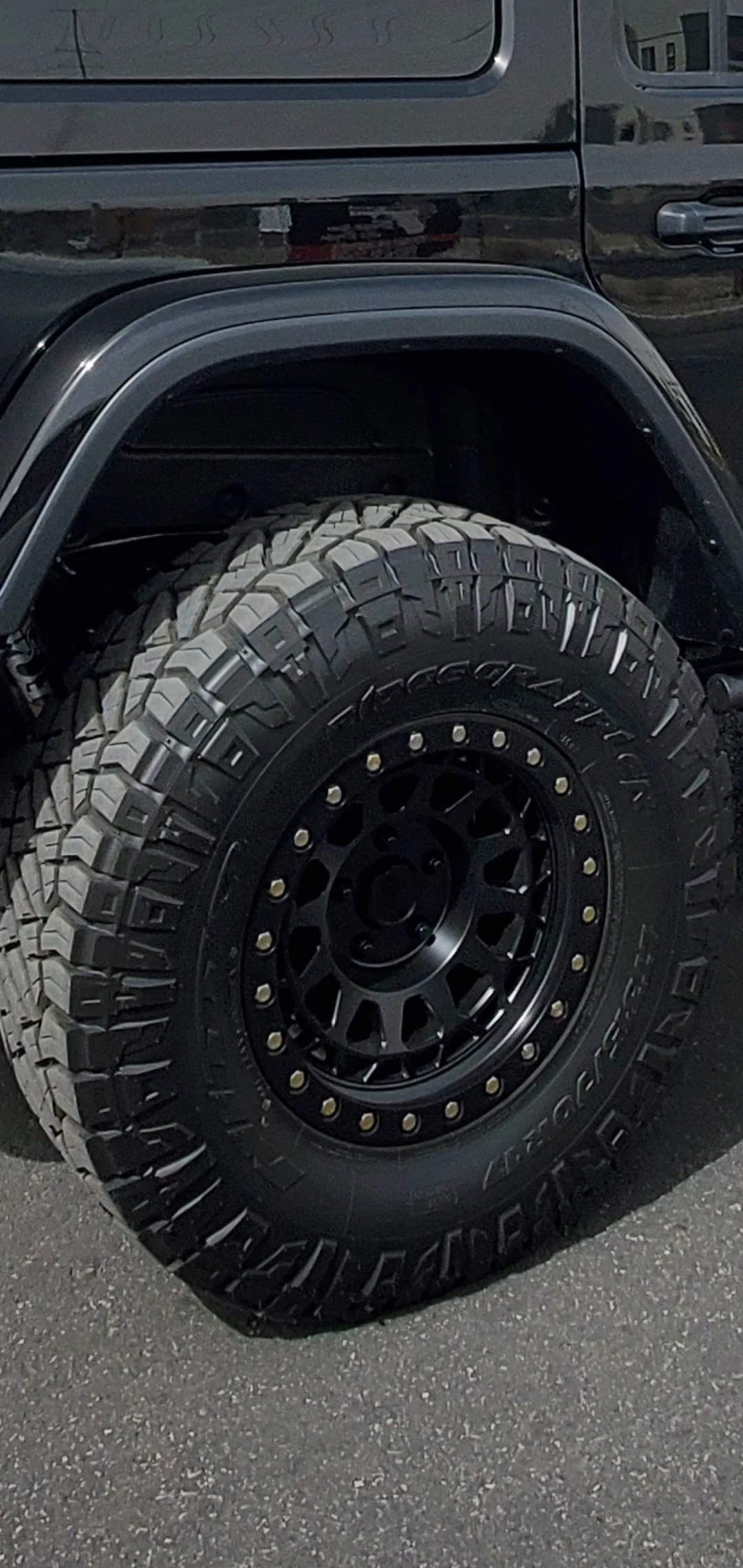 Jeep Wrangler JL Black Rhino & Nitto Screenshot_20220806-015407_Photos