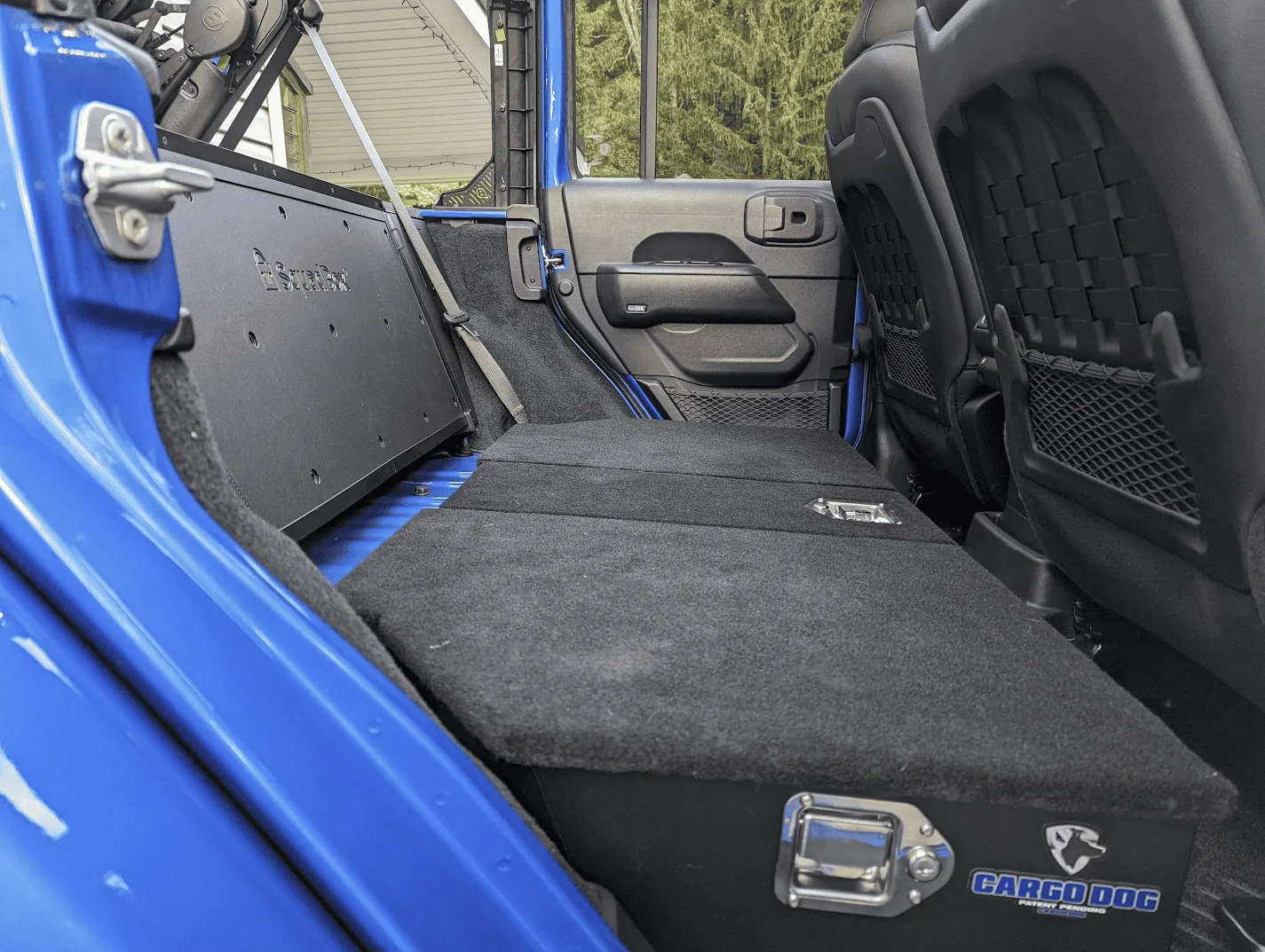 Jeep Wrangler JL Cargo Dog. Secure storage solution for the JLU and JKU 1660061097357