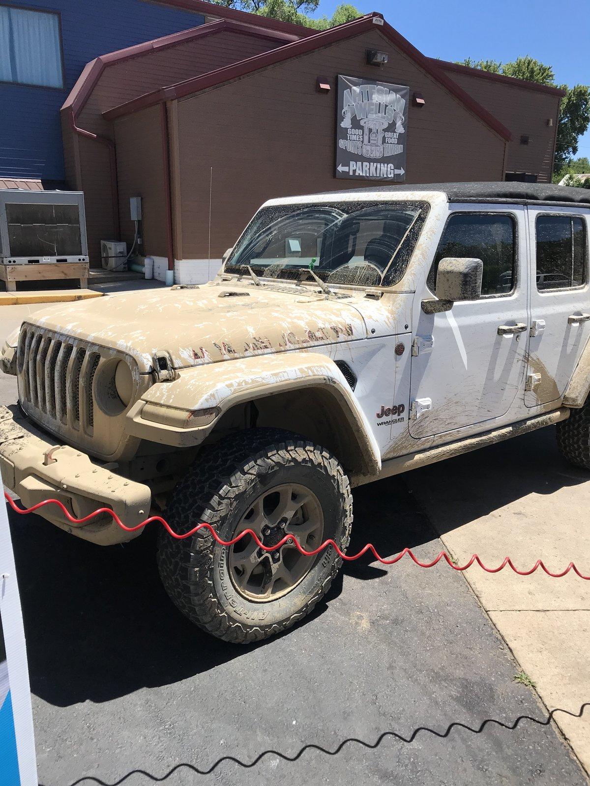 Jeep Wrangler JL Black or White JLU? 490CDC73-C034-44F4-AA2D-92D9726A3FE7