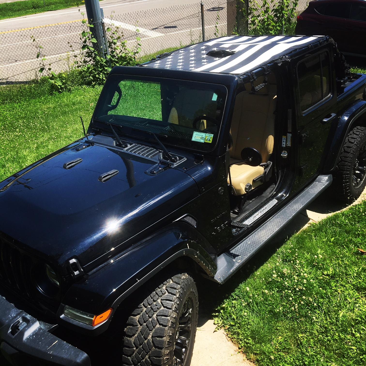 Jeep Wrangler JL Black or White JLU? Jeep JTo