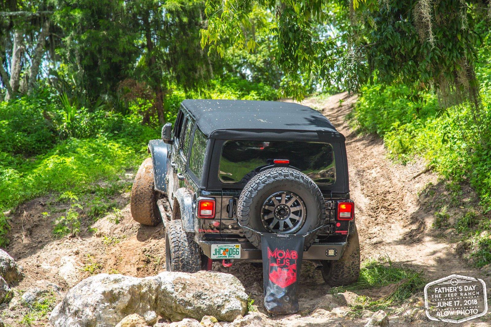 Jeep Wrangler JL 4LOW PHOTO JLU Build 35662135_1799752863451606_2010115664567599104_o