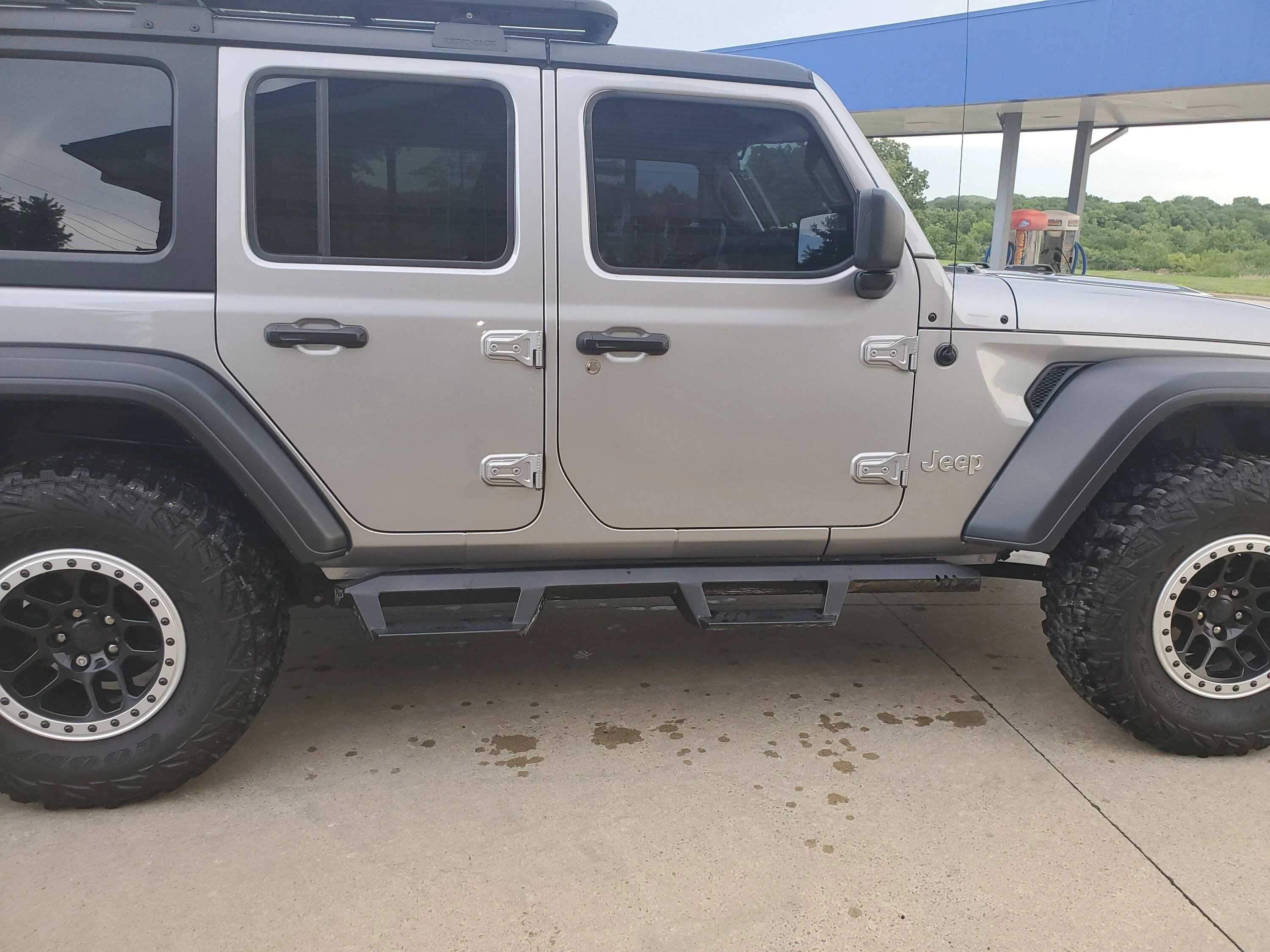 Jeep Wrangler JL (5) Factory Mopar Beadlock Capable Wheels $1500 20220803_092317