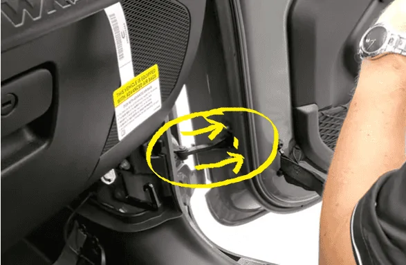 Jeep Wrangler JL Door Guide Stuck Inside Door Screenshot 2022-08-16 10.50.07