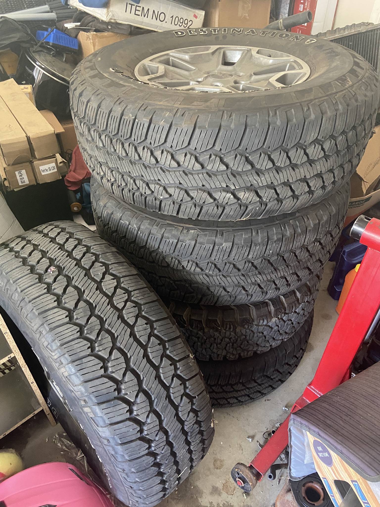 Jeep Wrangler JL Rubicon wheels and tires 40305DFD-ED12-4D7D-8791-9CCDDE9B075F
