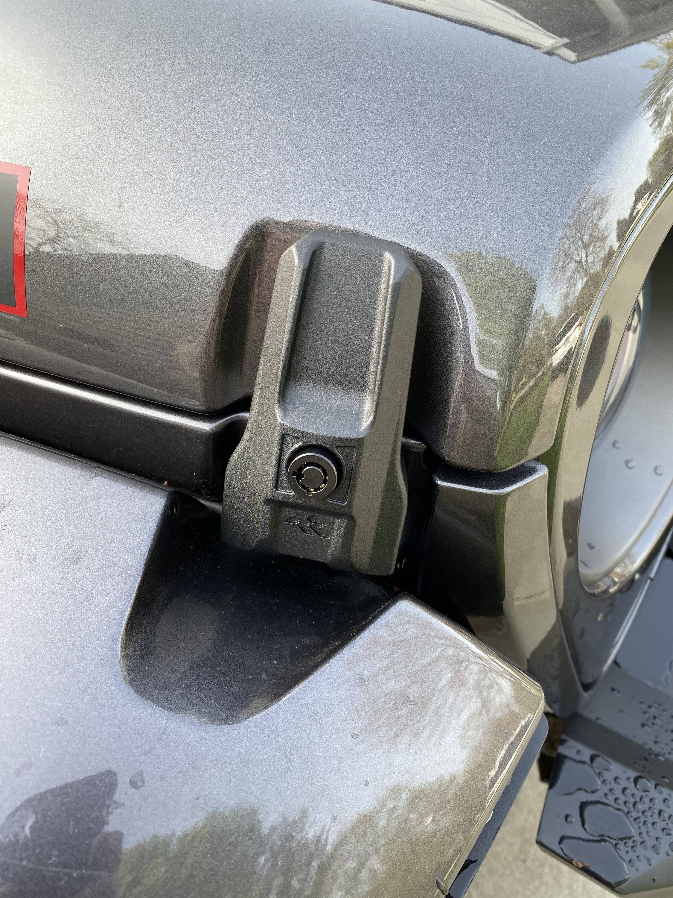 Jeep Wrangler JL Best quality Locking hood latch ?? 3671236A-5DC6-4DD0-96A3-E1C12A82E044