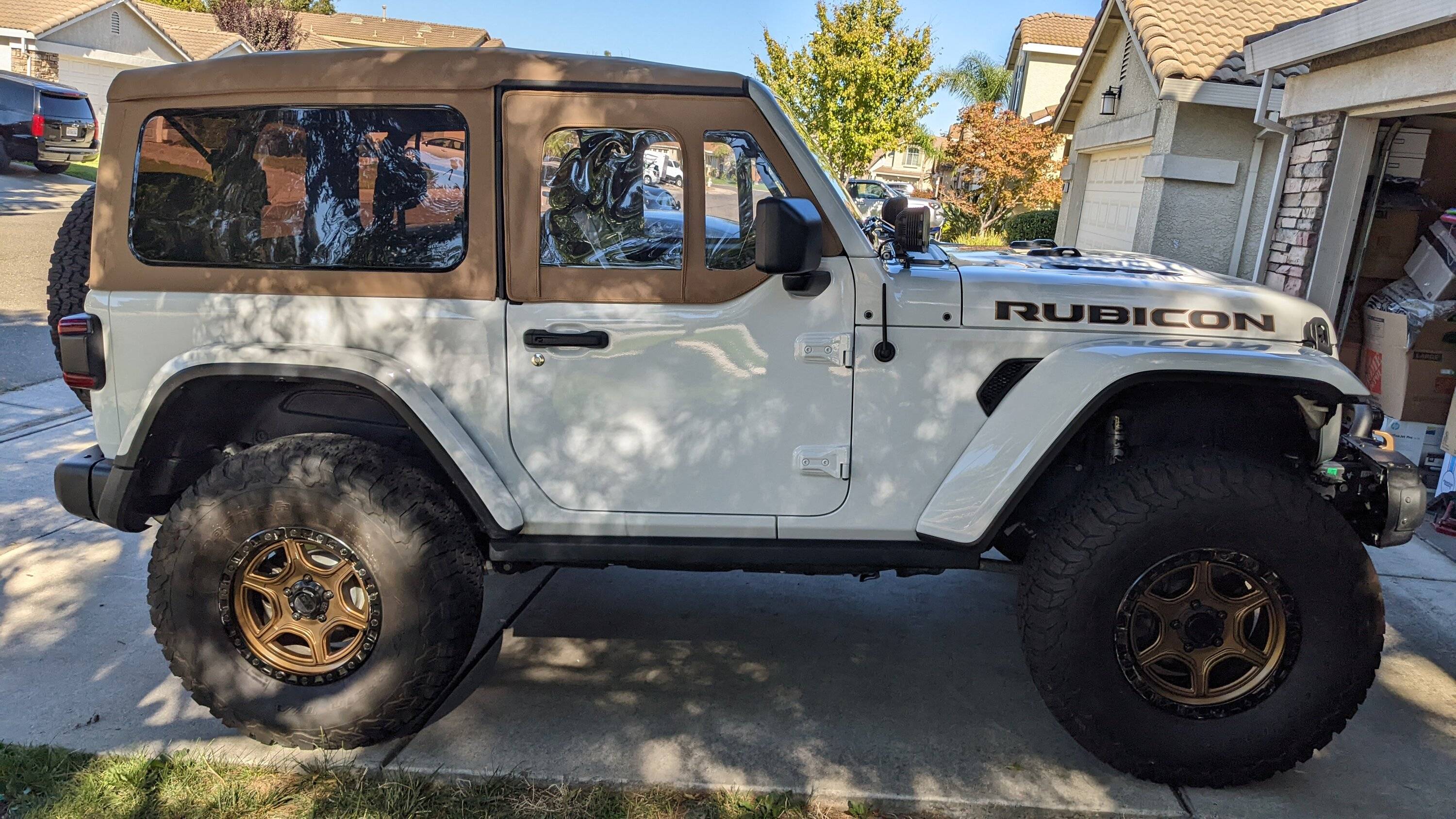 Jeep Wrangler JL Tan top/ tan door PXL_20220812_234912664