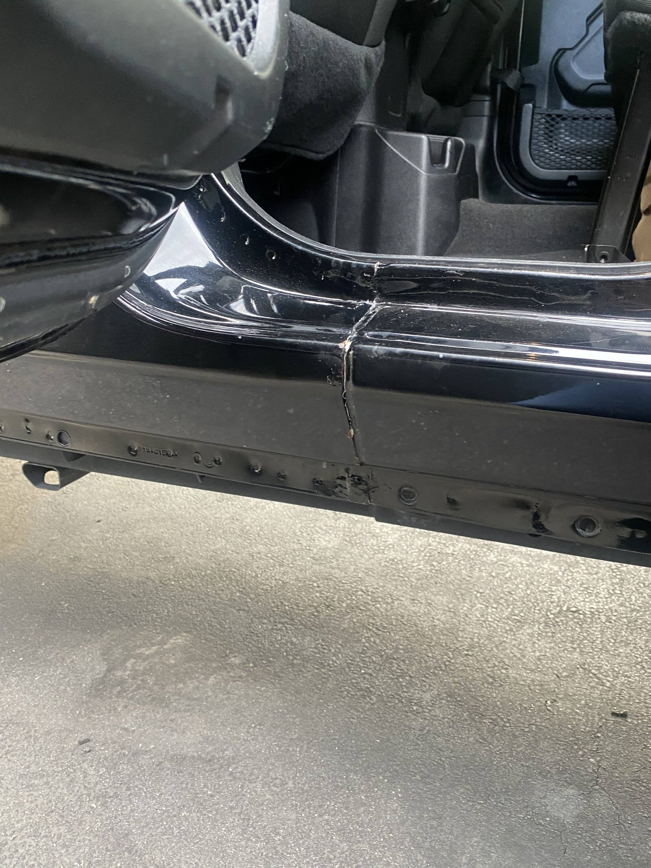Jeep Wrangler JL Driver side rear passenger door frame paint cracking / bubbling 93A510E4-1739-4C4F-BC0E-87EB81A14D16