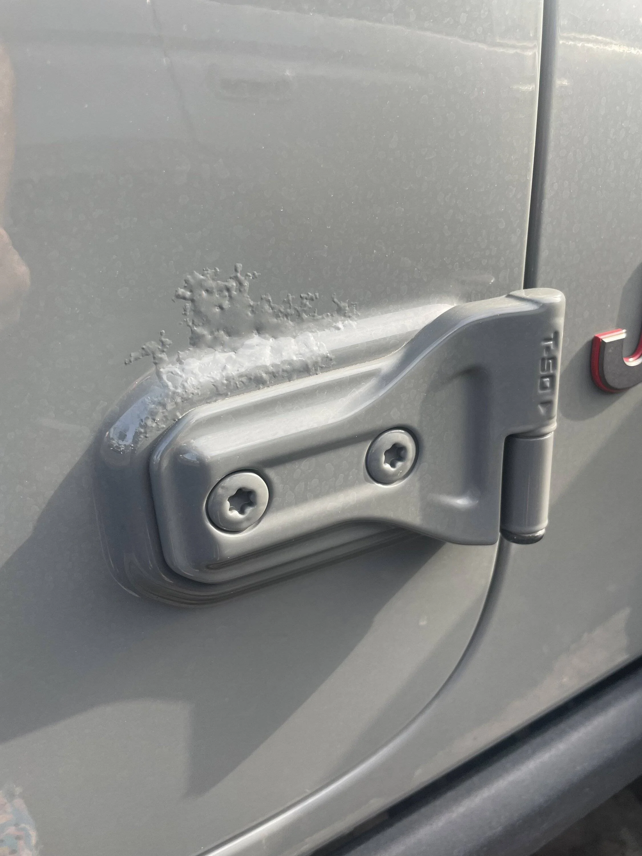 Jeep Wrangler JL Paint Bubbled On door hinges 566716DA-53AB-45DC-B0CA-A86C94D8510B