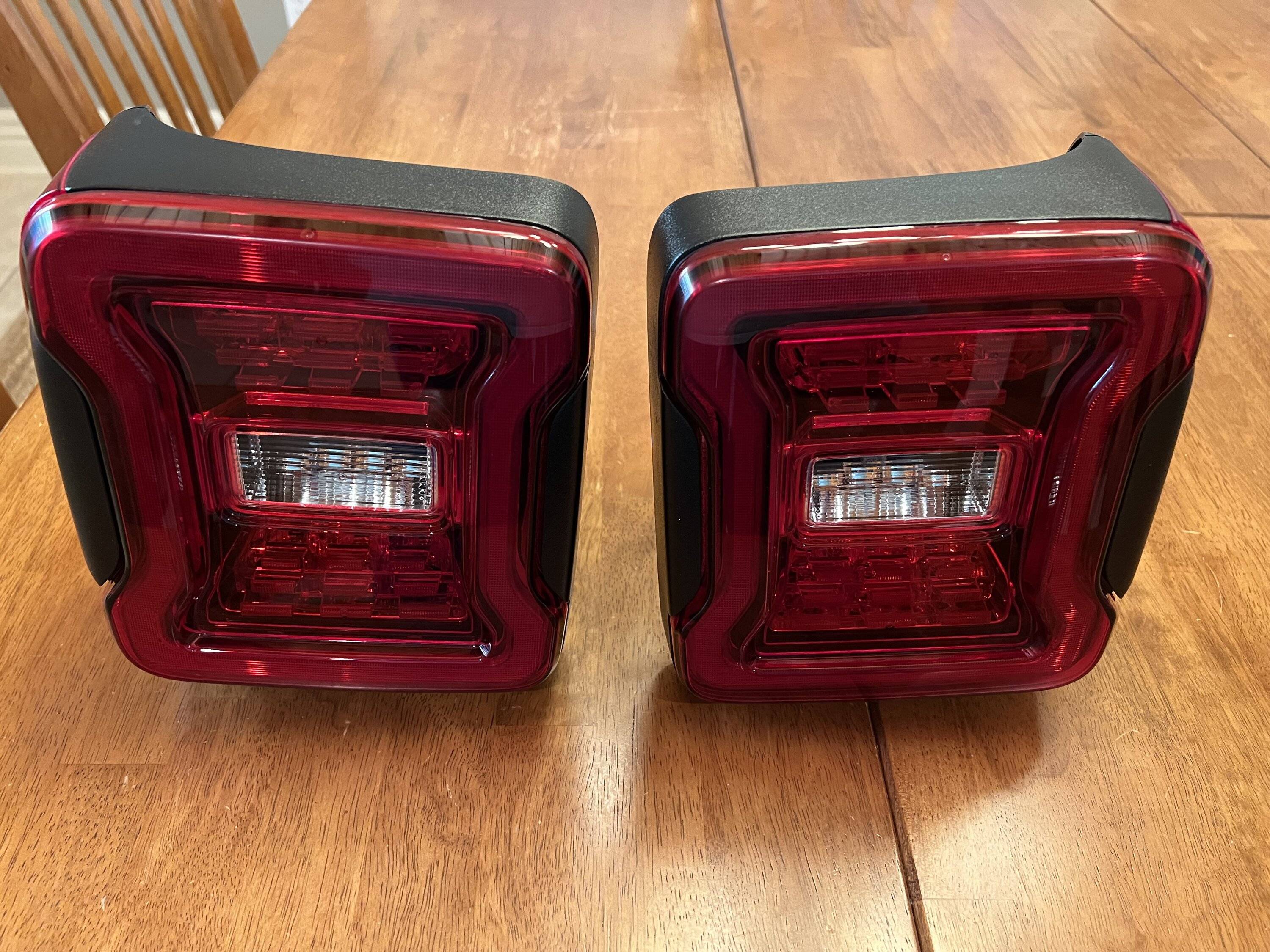 Jeep Wrangler JL OEM LED Taillights IMG-1032