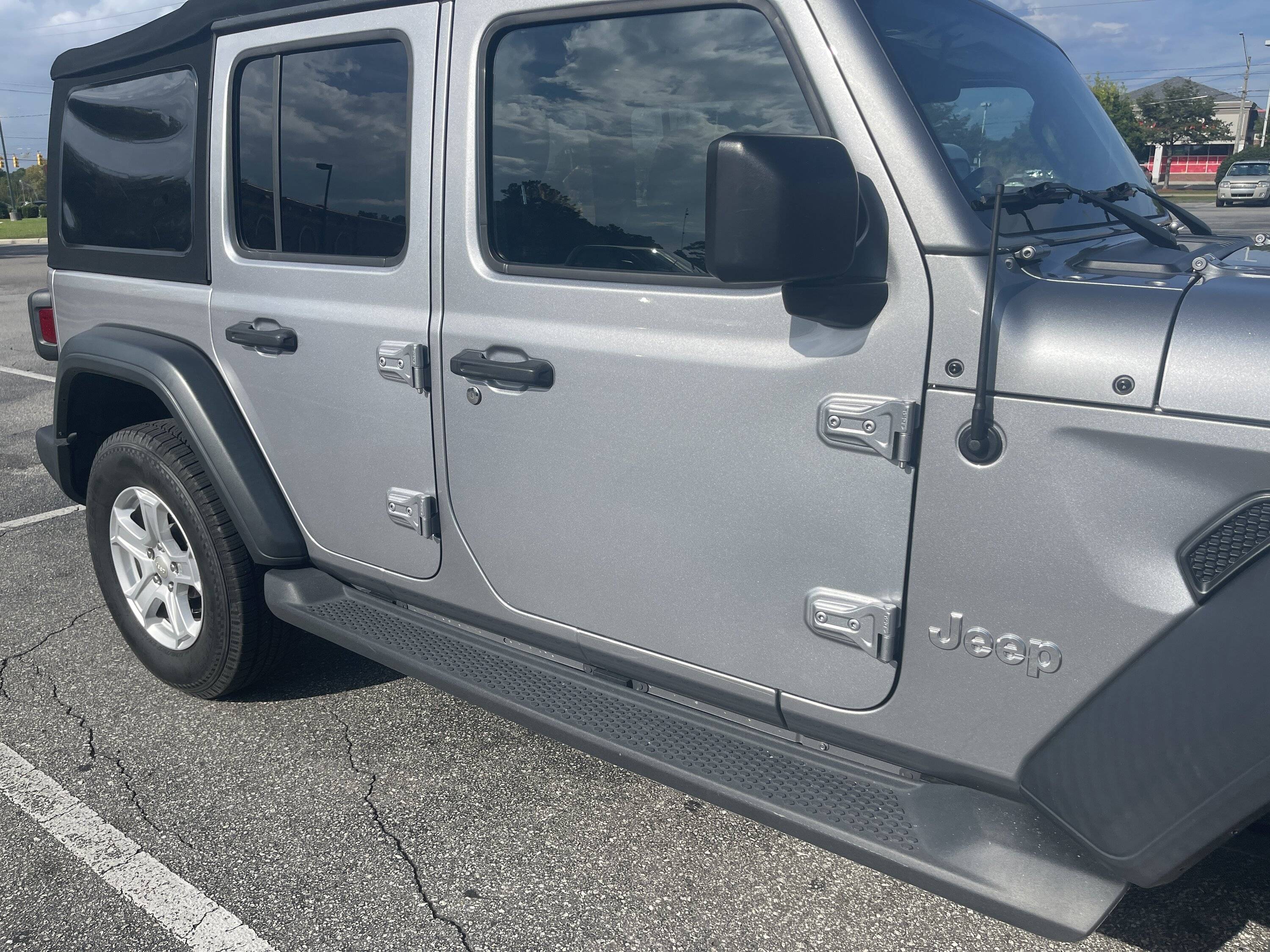 Jeep Wrangler JL Bubbles in Paint at Door Hinges C00BBD1F-D404-4FFE-9954-B56C9A826B94
