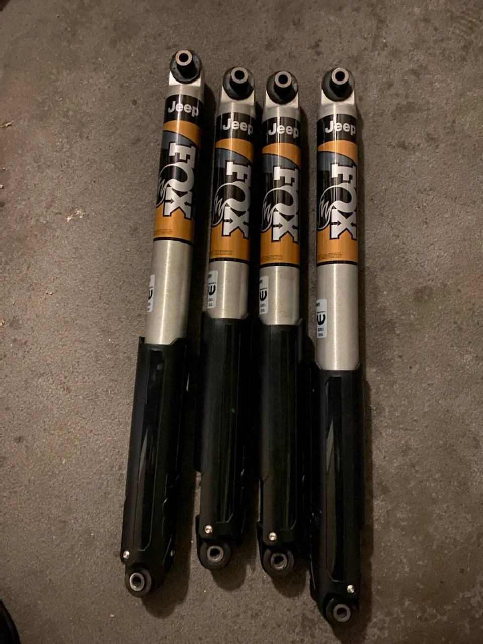 Jeep Wrangler JL 392 Rubicon Fox Shocks - Bronze IMG_2856