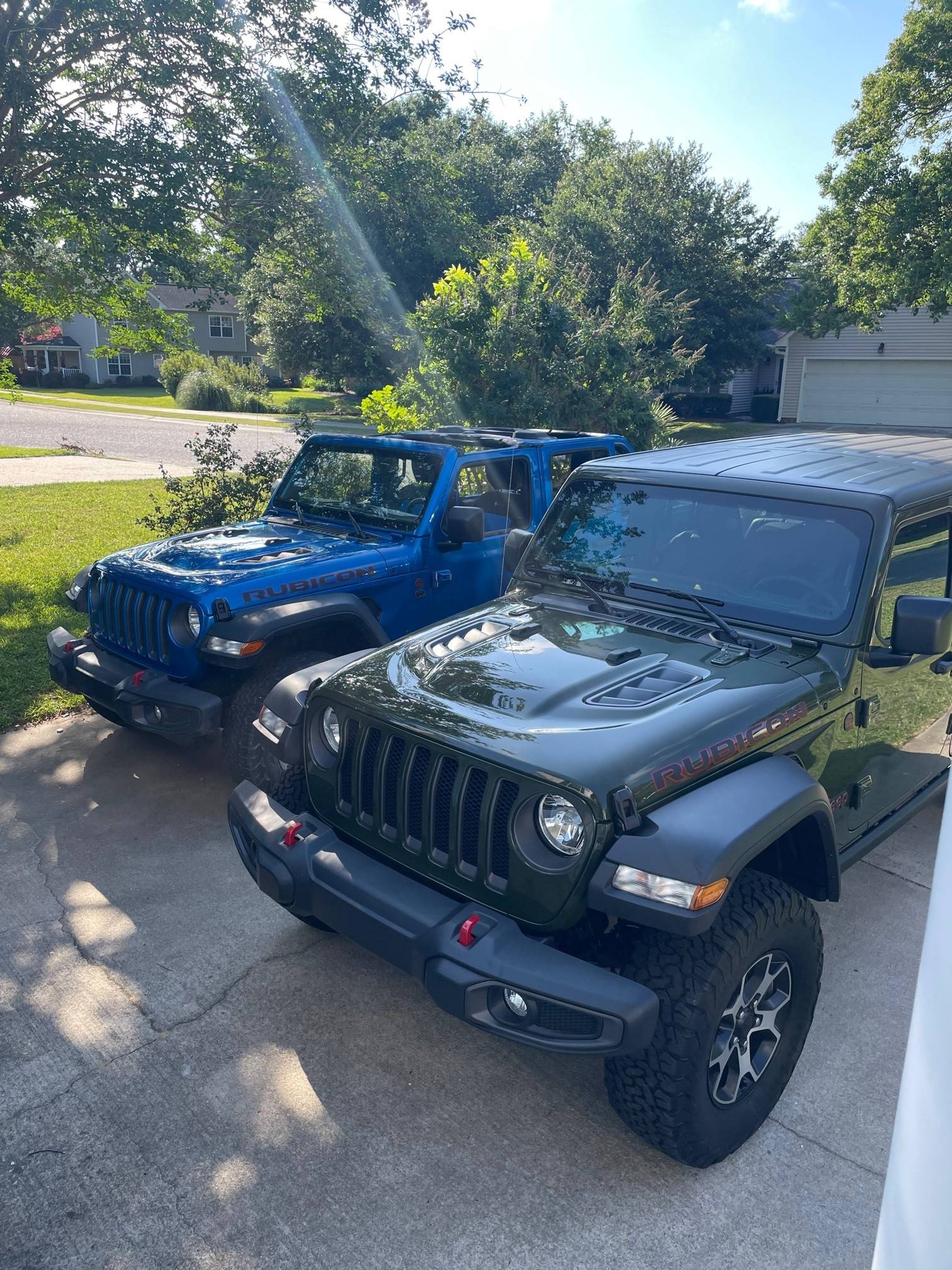 Jeep Wrangler JL Color Drama 2 Jeeps