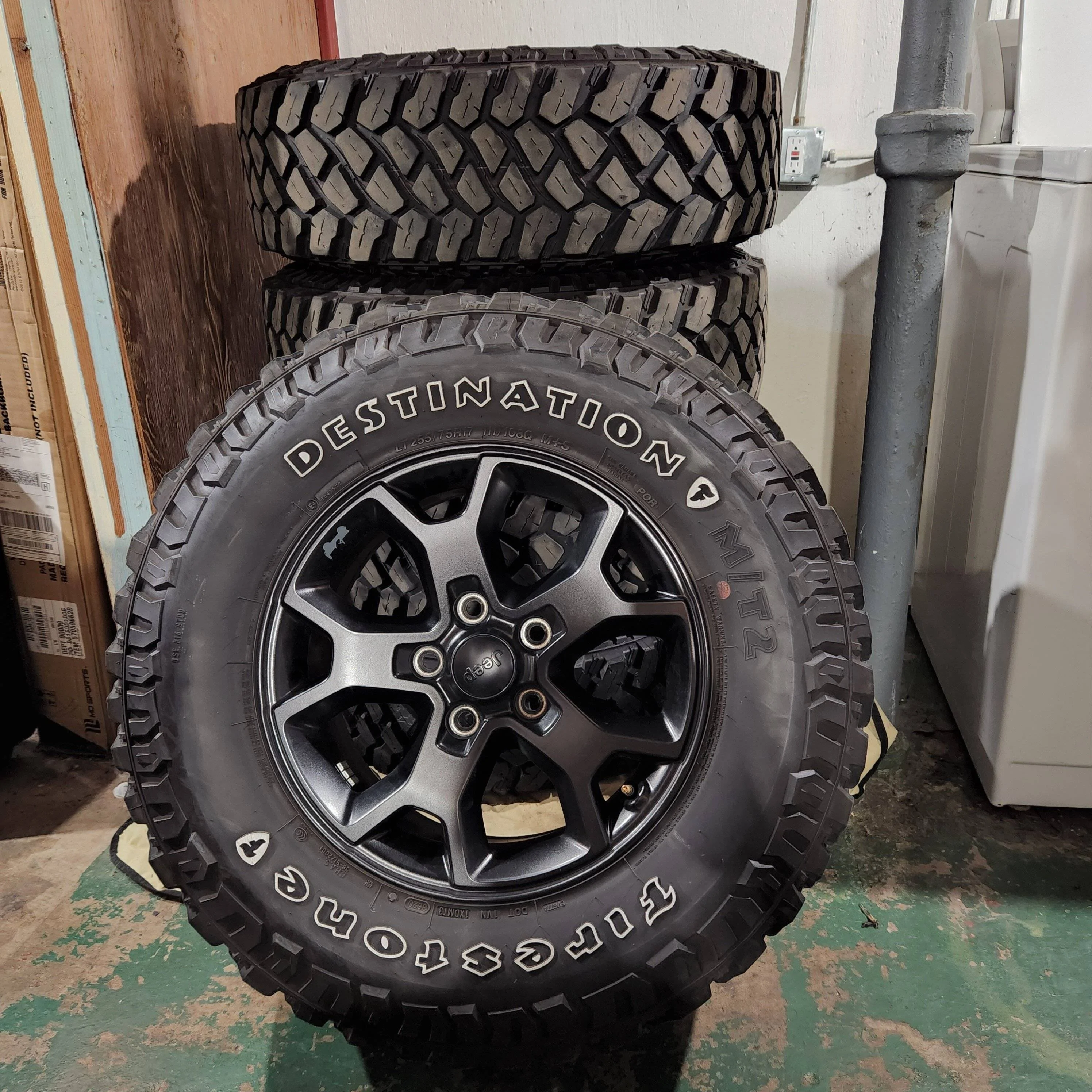 Jeep Wrangler JL WILLYS wheel and tires 20220818_091855