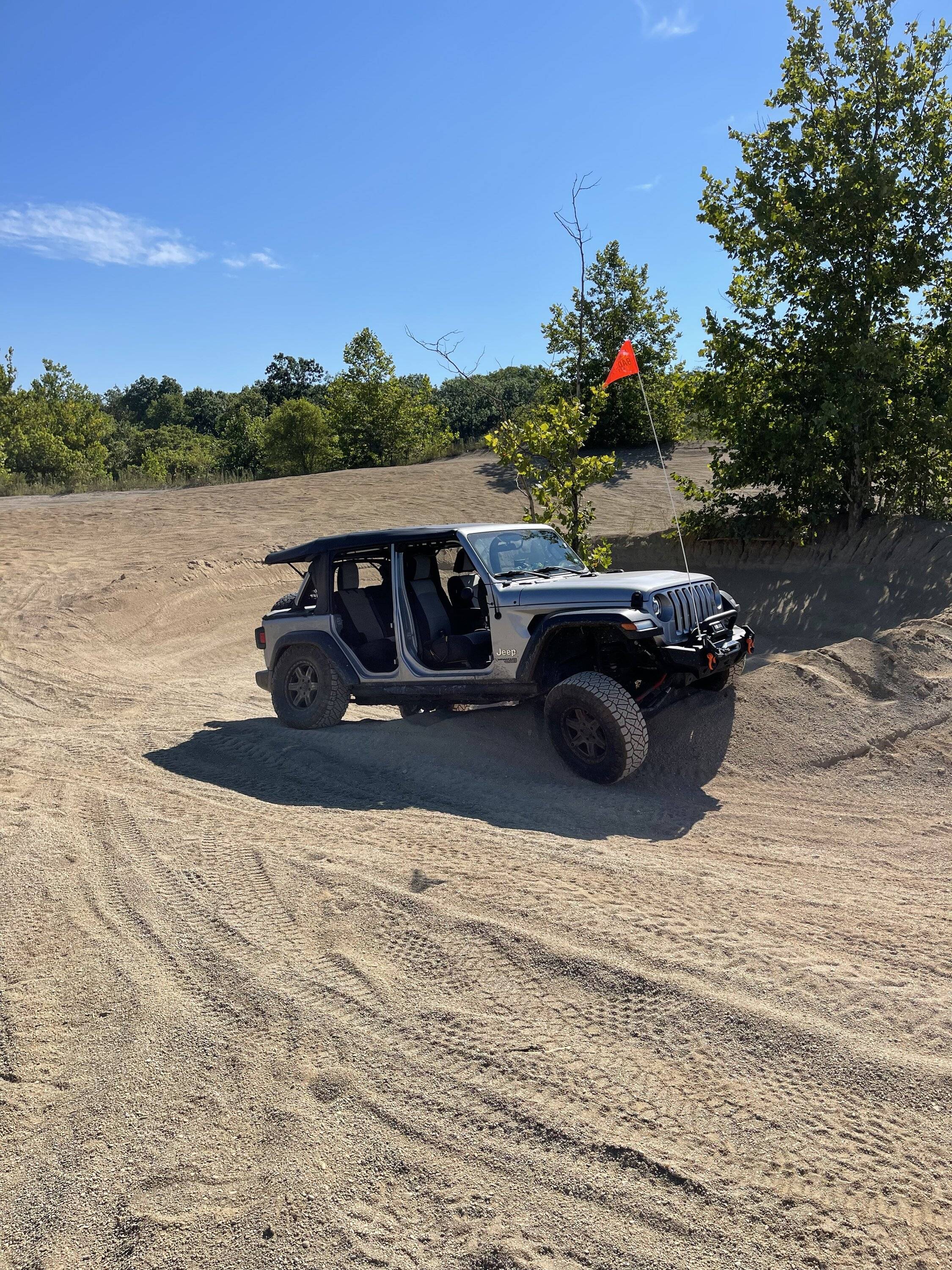 Jeep Wrangler JL JL Off-road Flag Mounting 26C186AA-A191-403F-A8B9-C55E0F368404