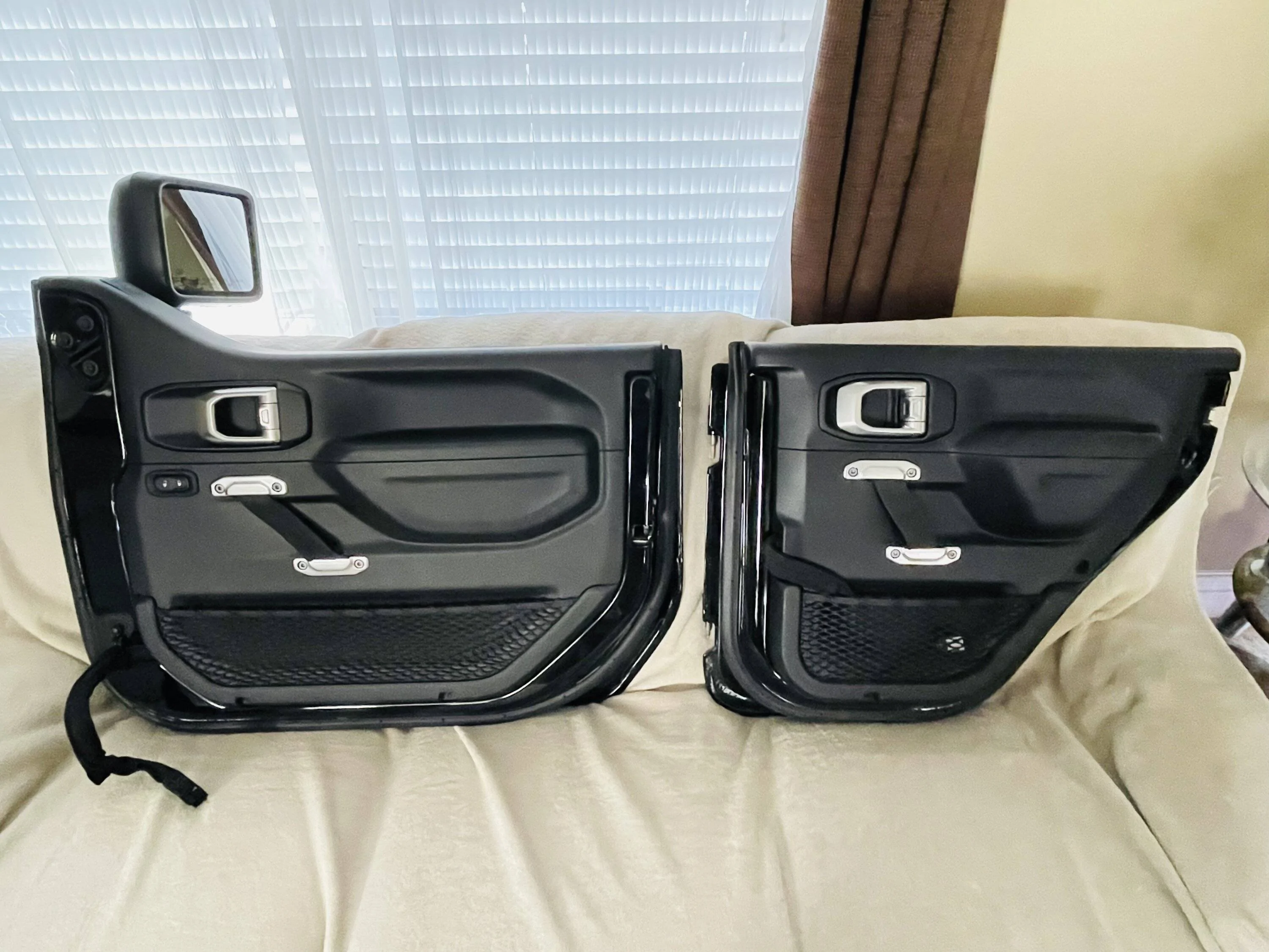 Jeep Wrangler JL Jeep Half Doors 22023297-6D06-4C33-8006-ECAE0A028BF6