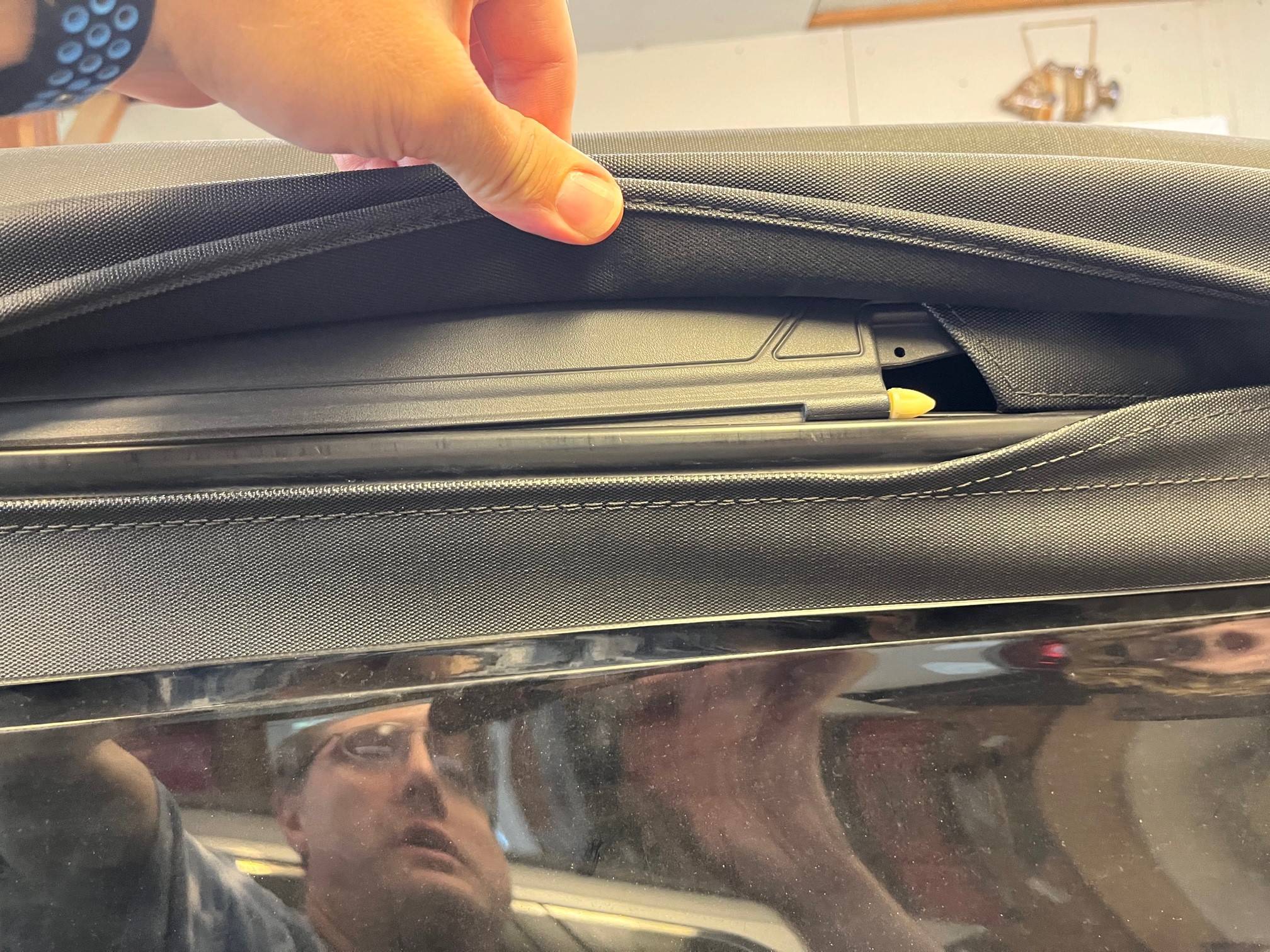 Jeep Wrangler JL Soft Top window blowing out Jeep Window
