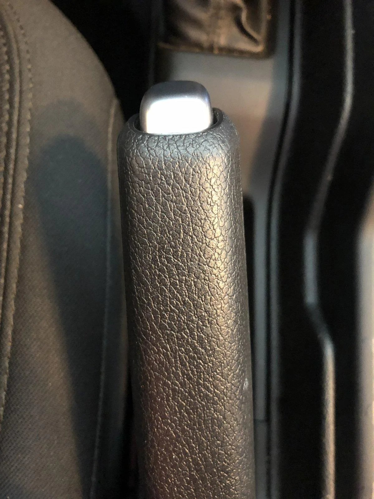 Jeep Wrangler JL Emergency Hand Brake Button F8F7788E-36AA-4CDA-B333-F05BB4848CEE