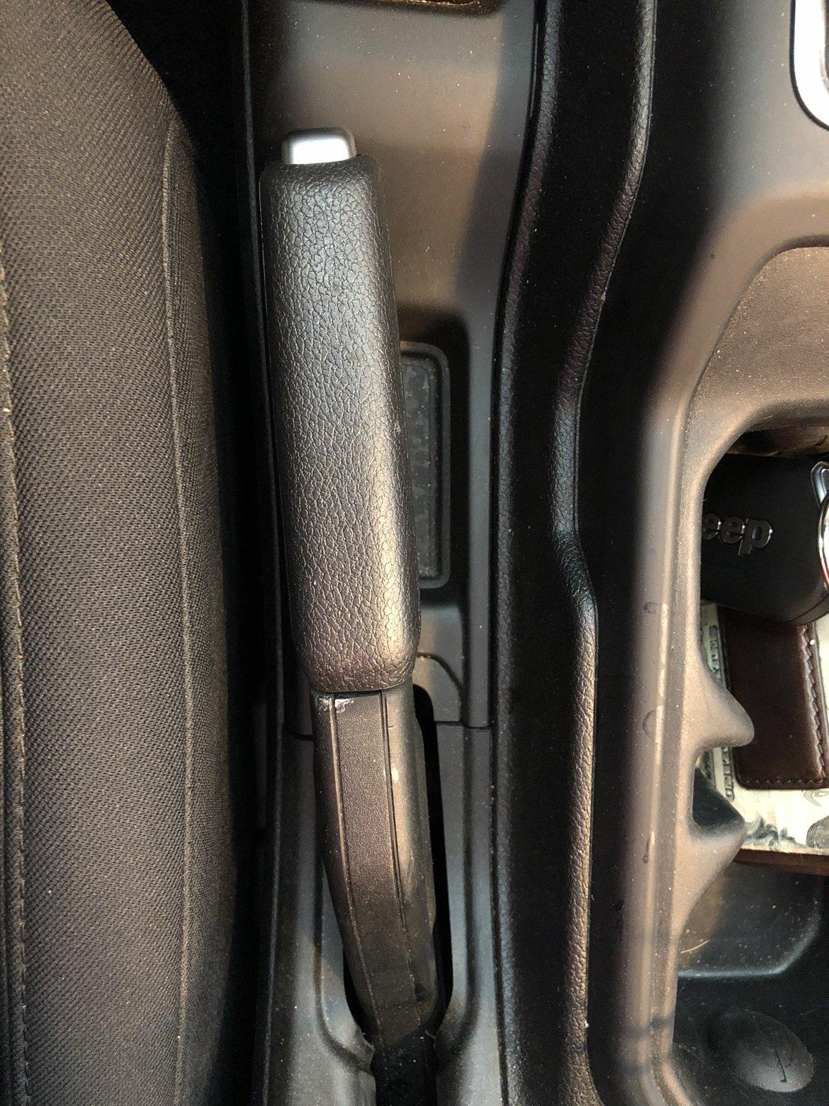 Jeep Wrangler JL Emergency Hand Brake Button 444A618A-616C-40FD-A974-7AF3DDE990F0