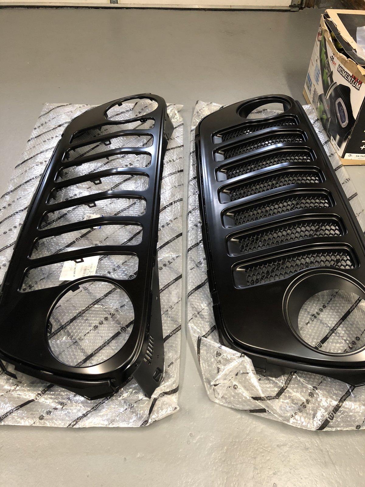 Jeep Wrangler JL Mopar Satin Black Grill 7990A2C2-9D90-4338-8B25-7297F90AAD3B