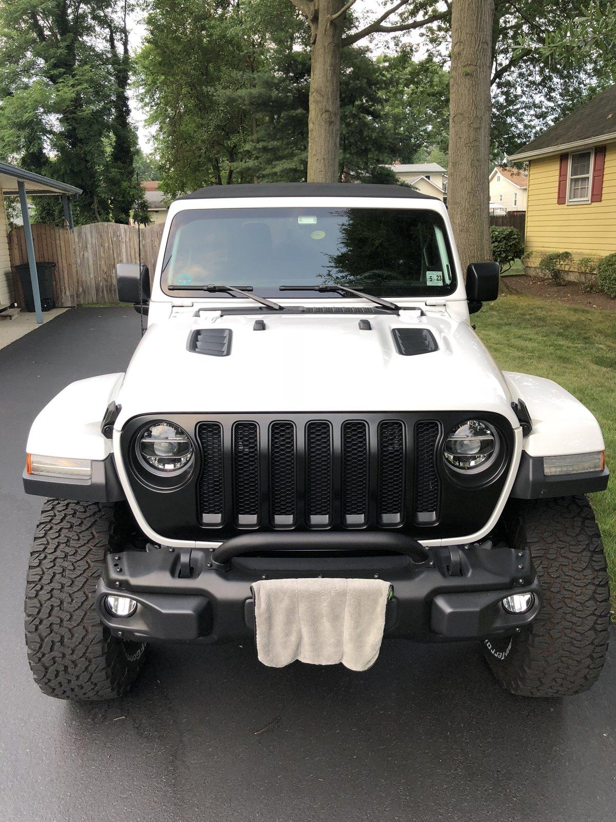 Jeep Wrangler JL Mopar Satin Black Grill 551A9F42-CE67-4637-97F0-2844FC460D0C