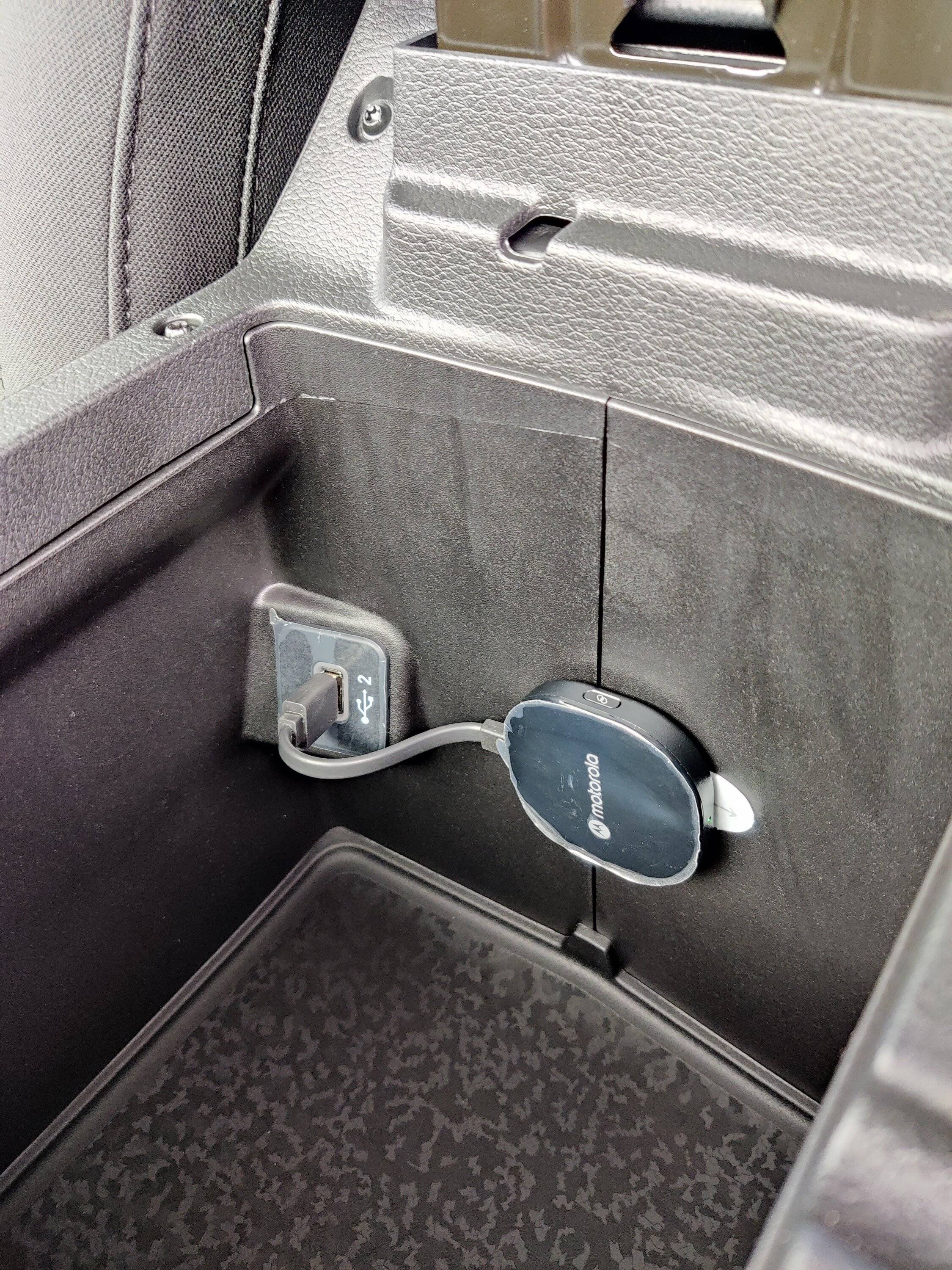 Jeep Wrangler JL DIY: Add USB Port into Upper Dash Tray IMG_20220902_093218