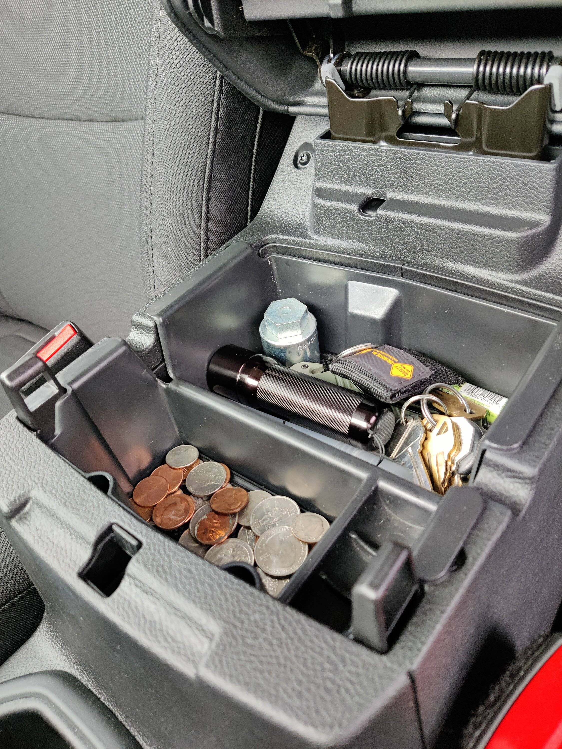 Jeep Wrangler JL DIY: Add USB Port into Upper Dash Tray IMG_20220902_093229