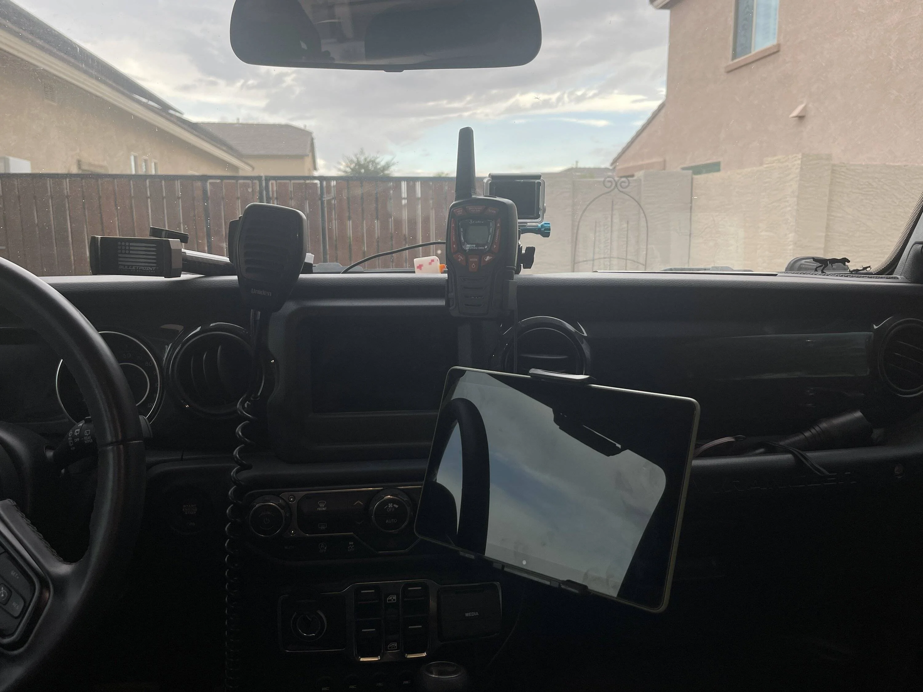 Jeep Wrangler JL Bulletpoint mount bad quality 0F4C4B43-E19B-4AE5-9781-DE9AFB177FFA
