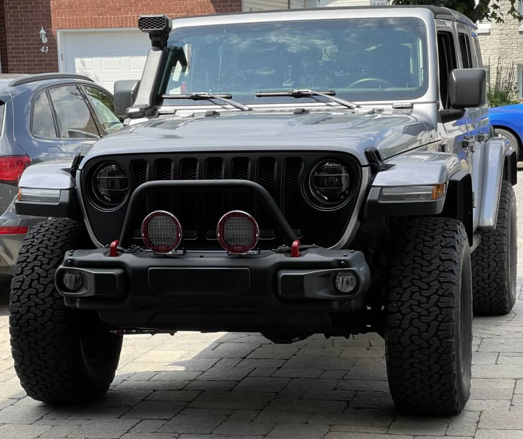 Jeep Wrangler JL Removing Factory Lower Body Decals 8193417B-0B28-4A2D-A45E-B1E244DCCCB0
