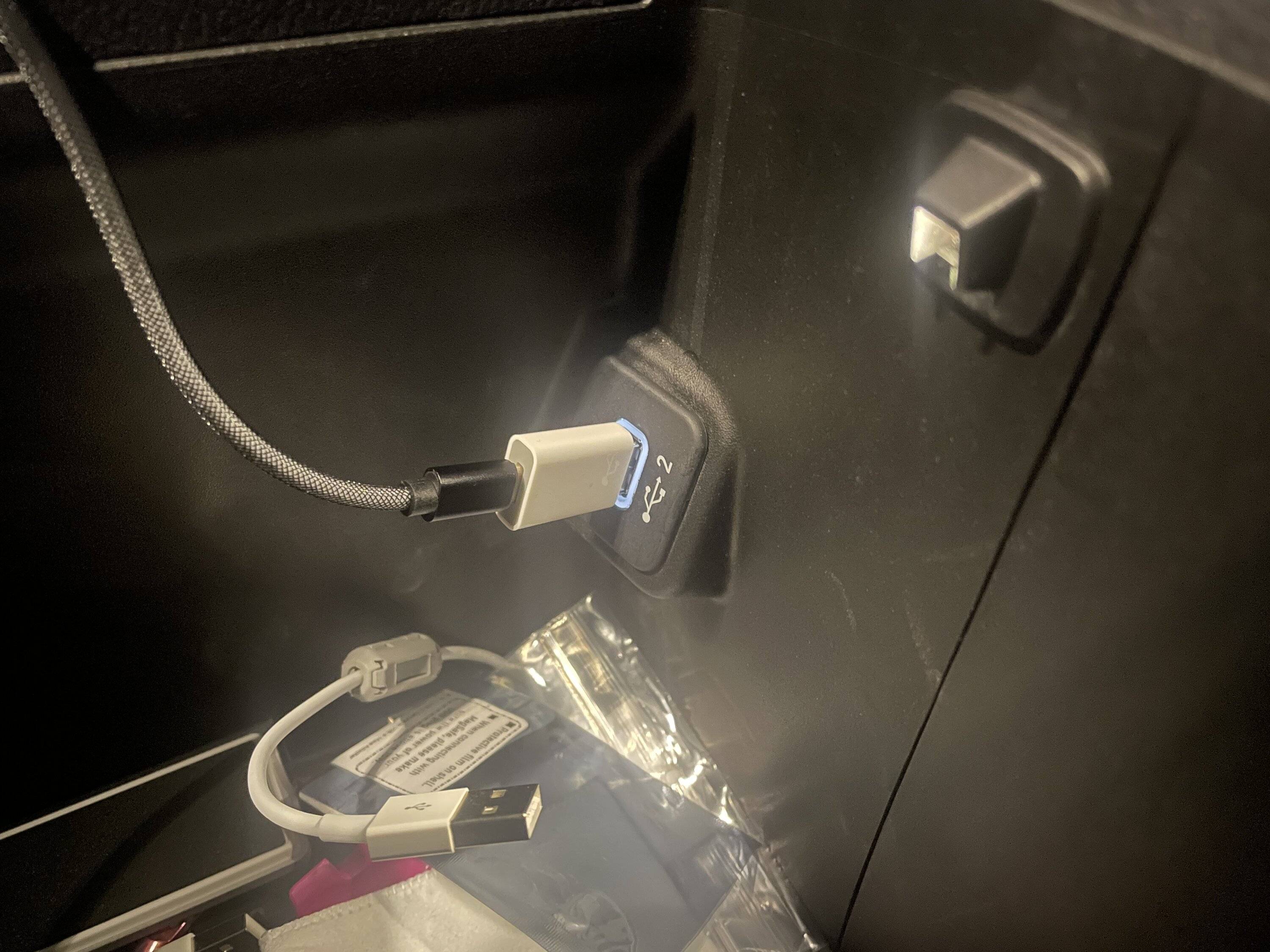 Jeep Wrangler JL DIY: Add USB Port into Upper Dash Tray IMG_9745.JPG