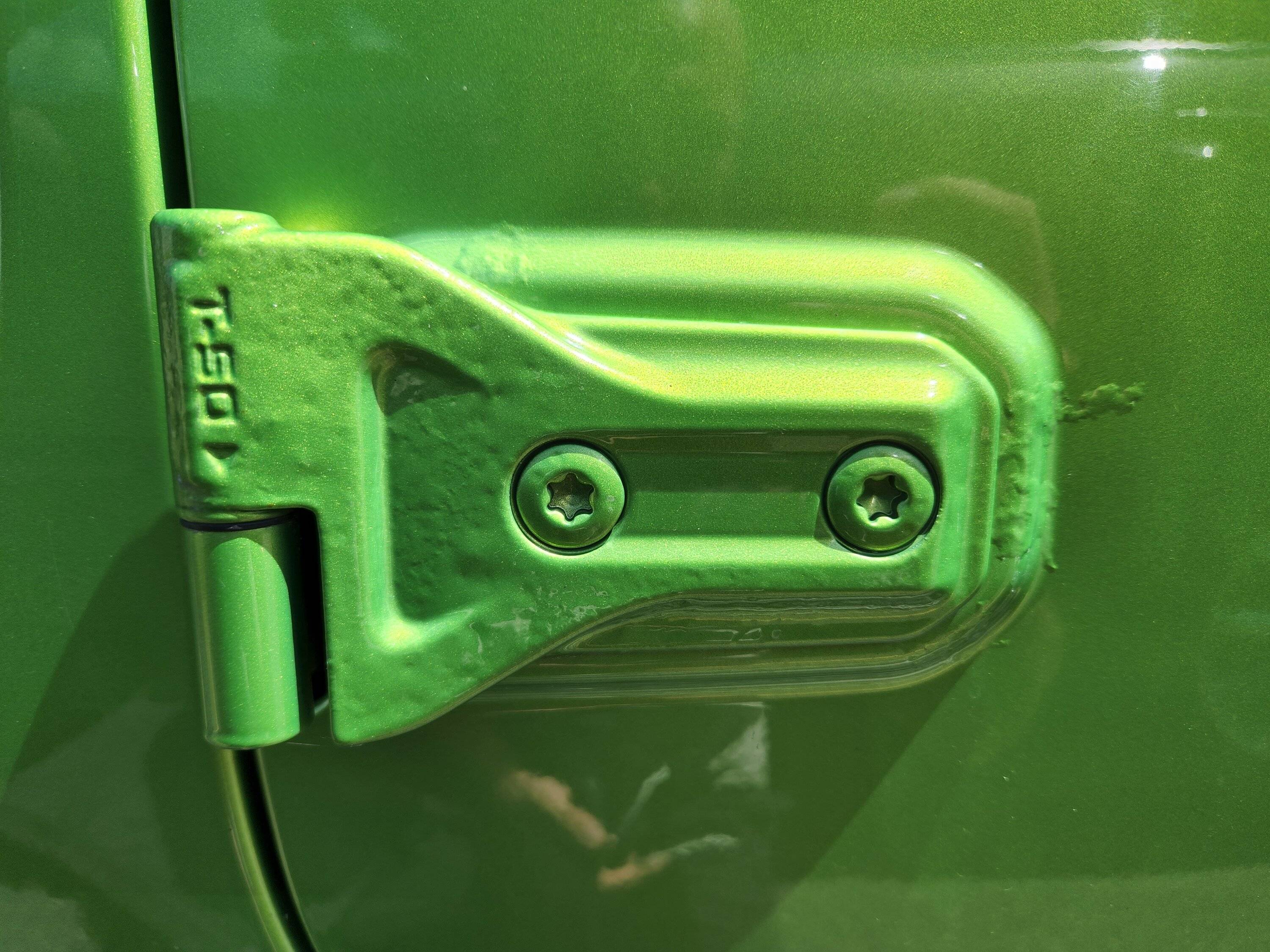 Jeep Wrangler JL Bubbles in Paint at Door Hinges 20220804_133201