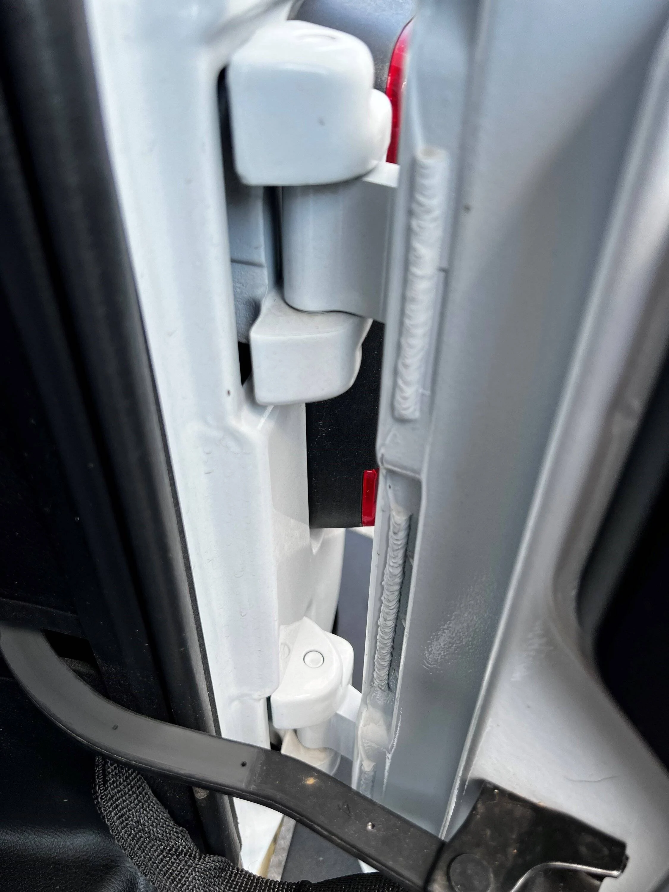 Jeep Wrangler JL Is my tailgate falling off? Tailgate 1
