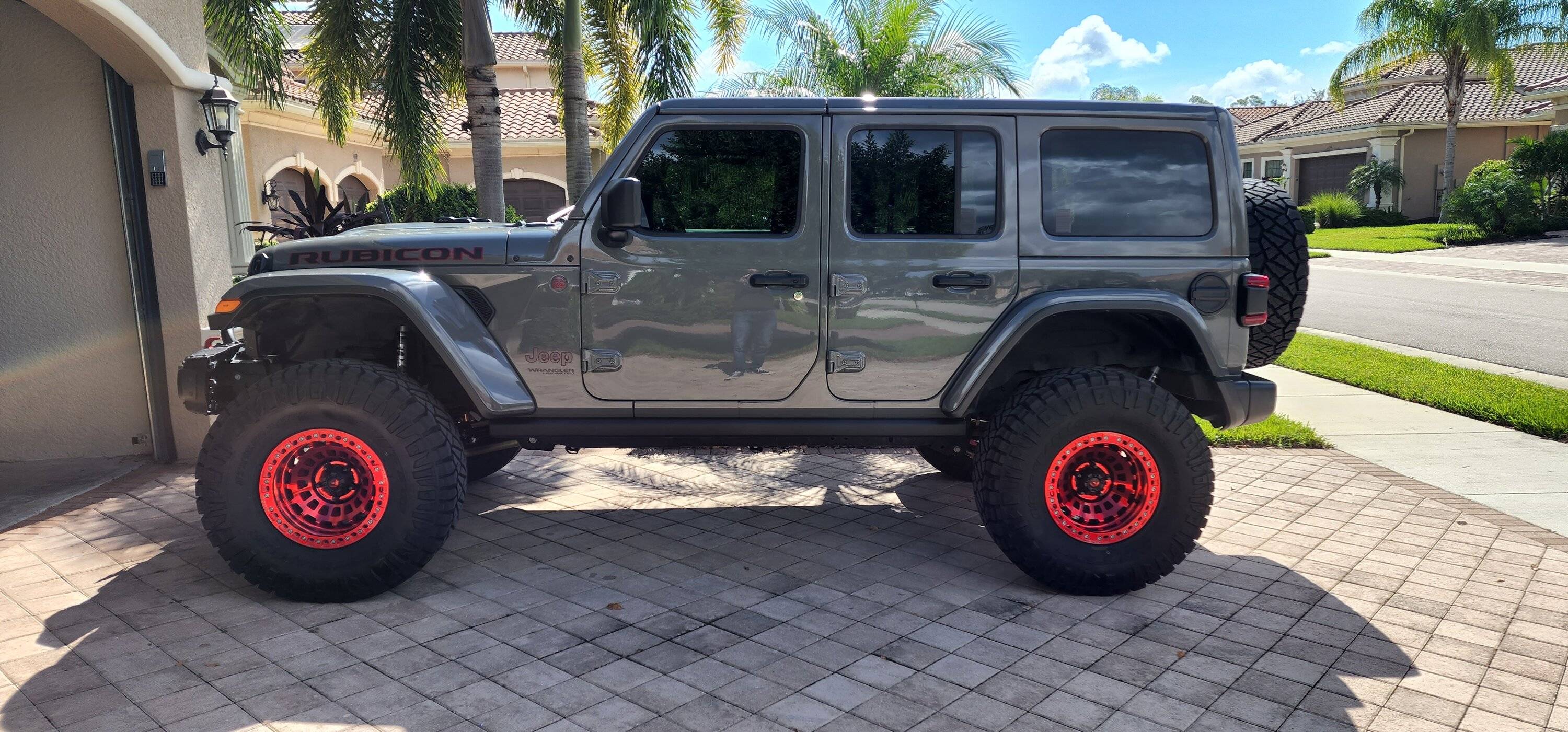 Jeep Wrangler JL Red Fuel Zephyr Beadlocks? 20220827_103442