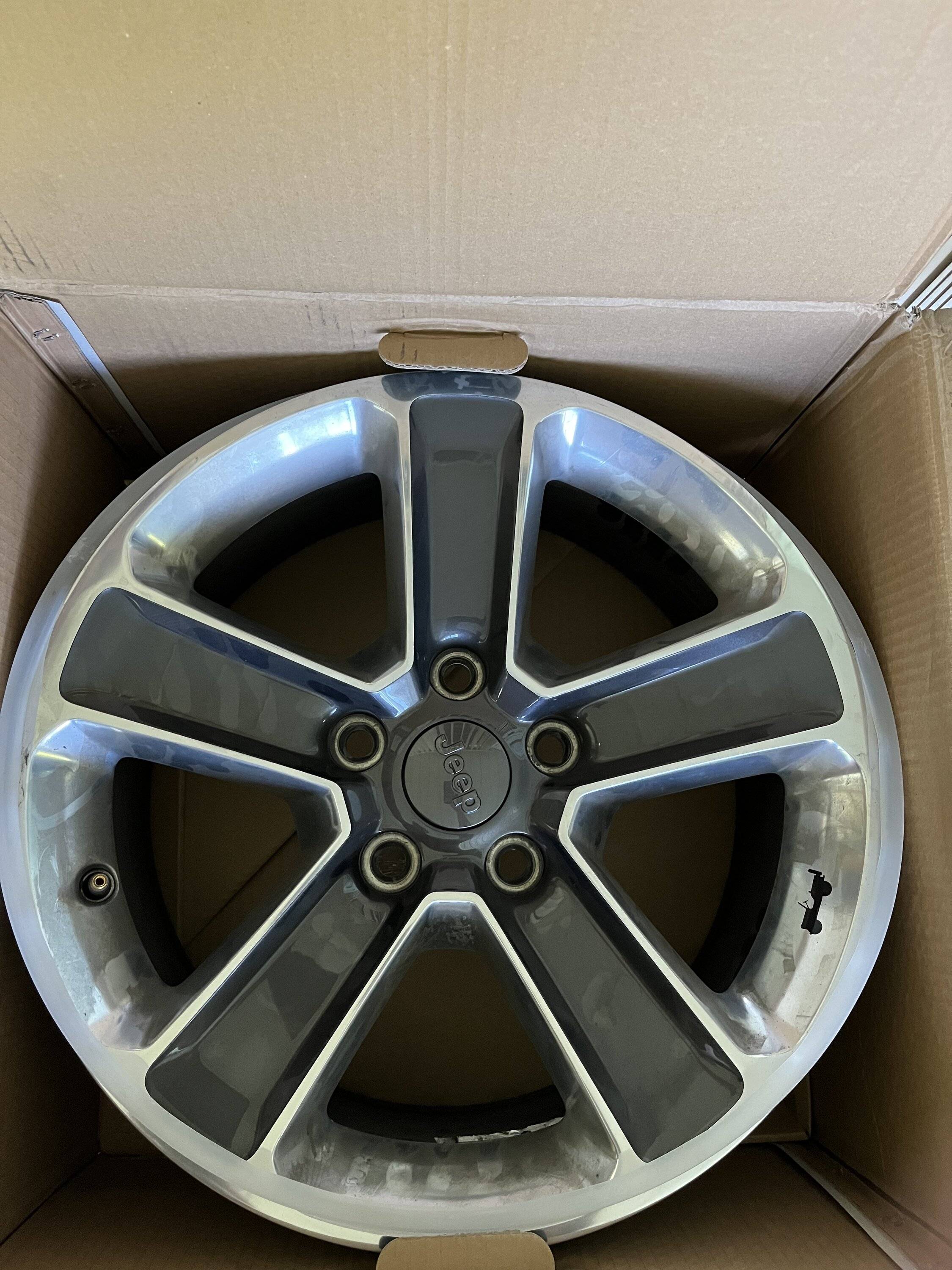 Jeep Wrangler JL (5) 2019 Sahara Wheels 5F7EDFC3-70F9-4C01-A9A2-7F3EEB4B026C