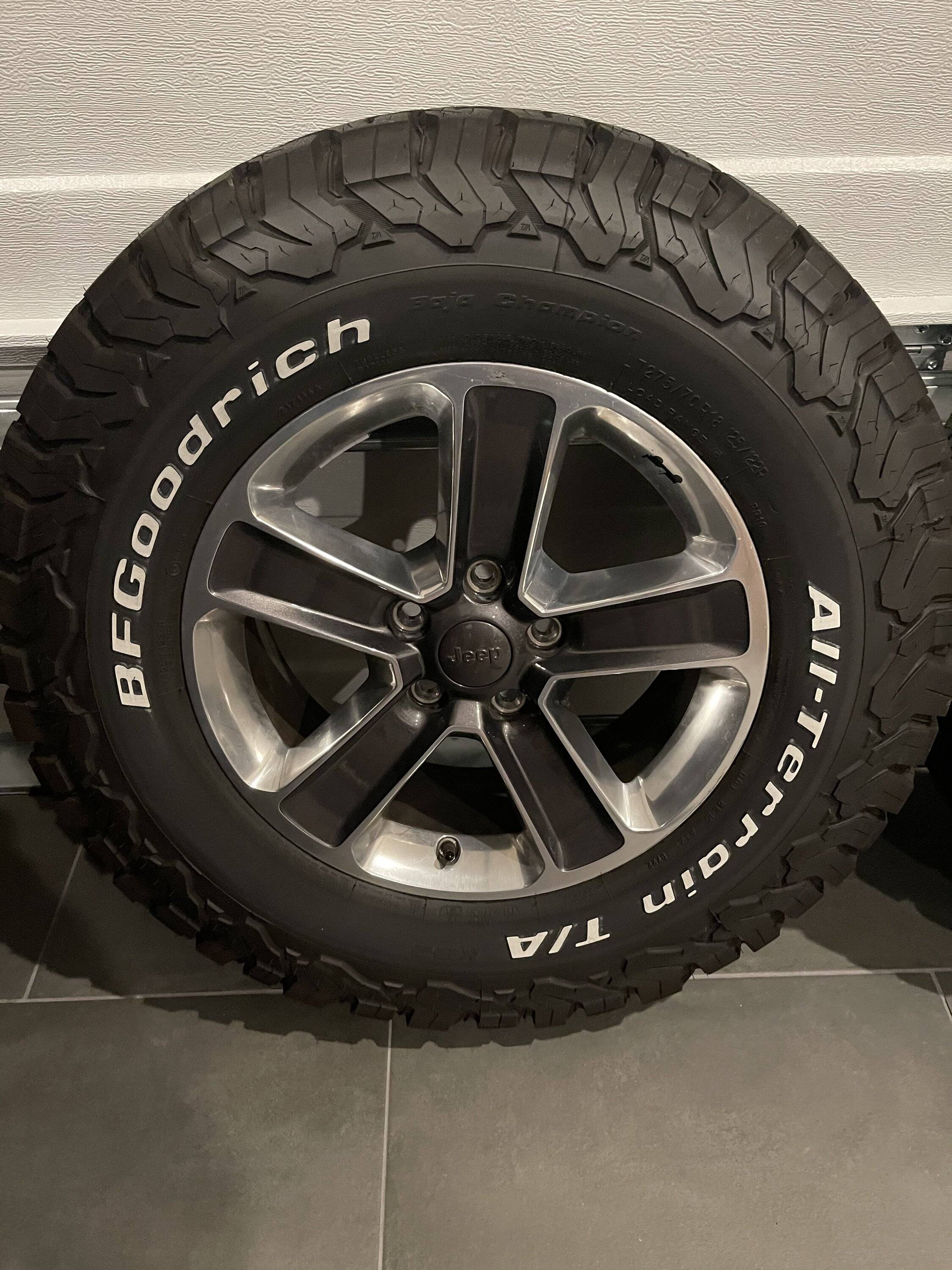 Jeep Wrangler JL Sahara wheels/BFG KO2 tires w/TPMS 411D26EC-E0D1-49EA-ABA2-028ACF09AAEF