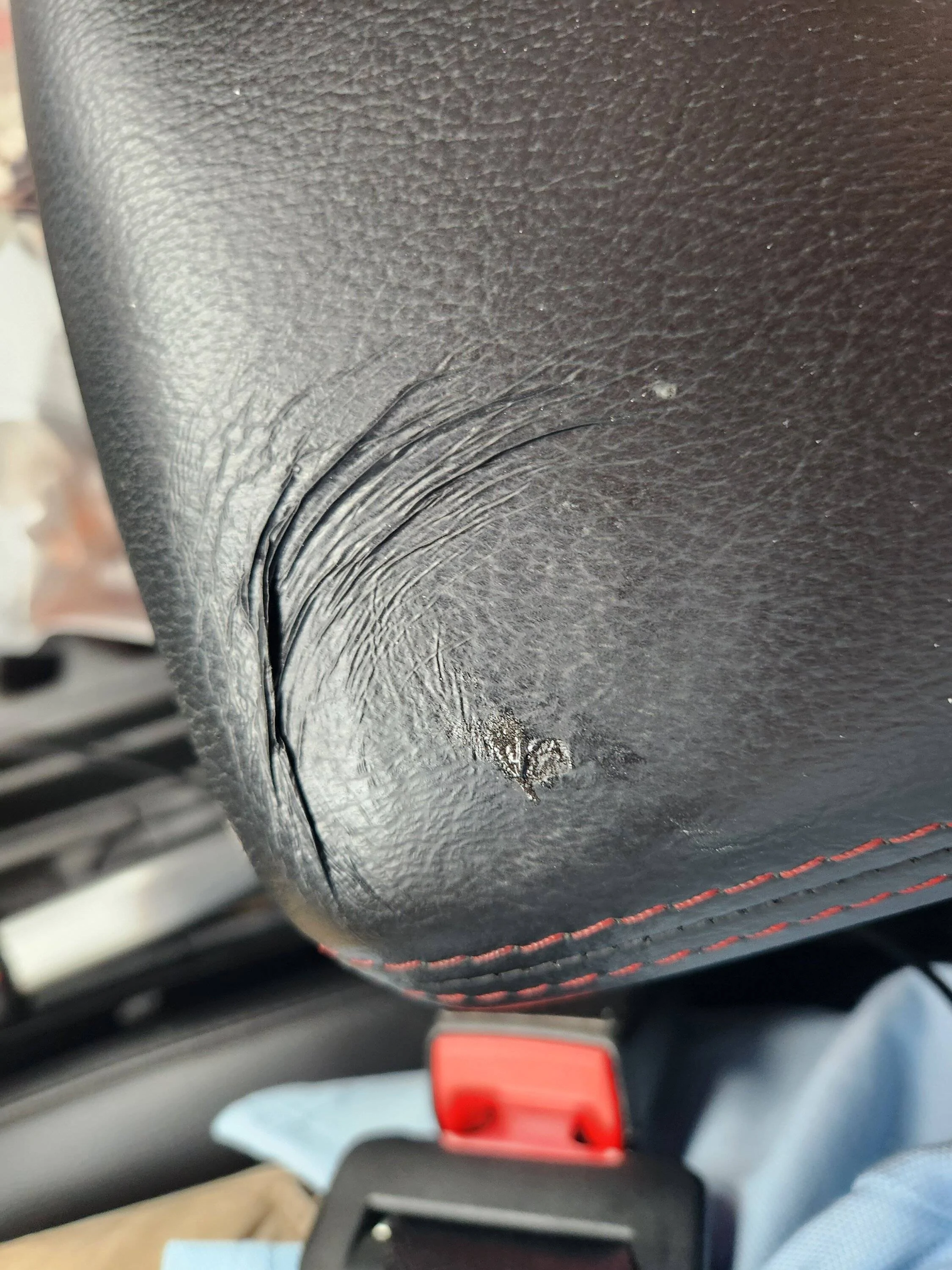 Jeep Wrangler JL Middle armrest melting? 20220910_175519