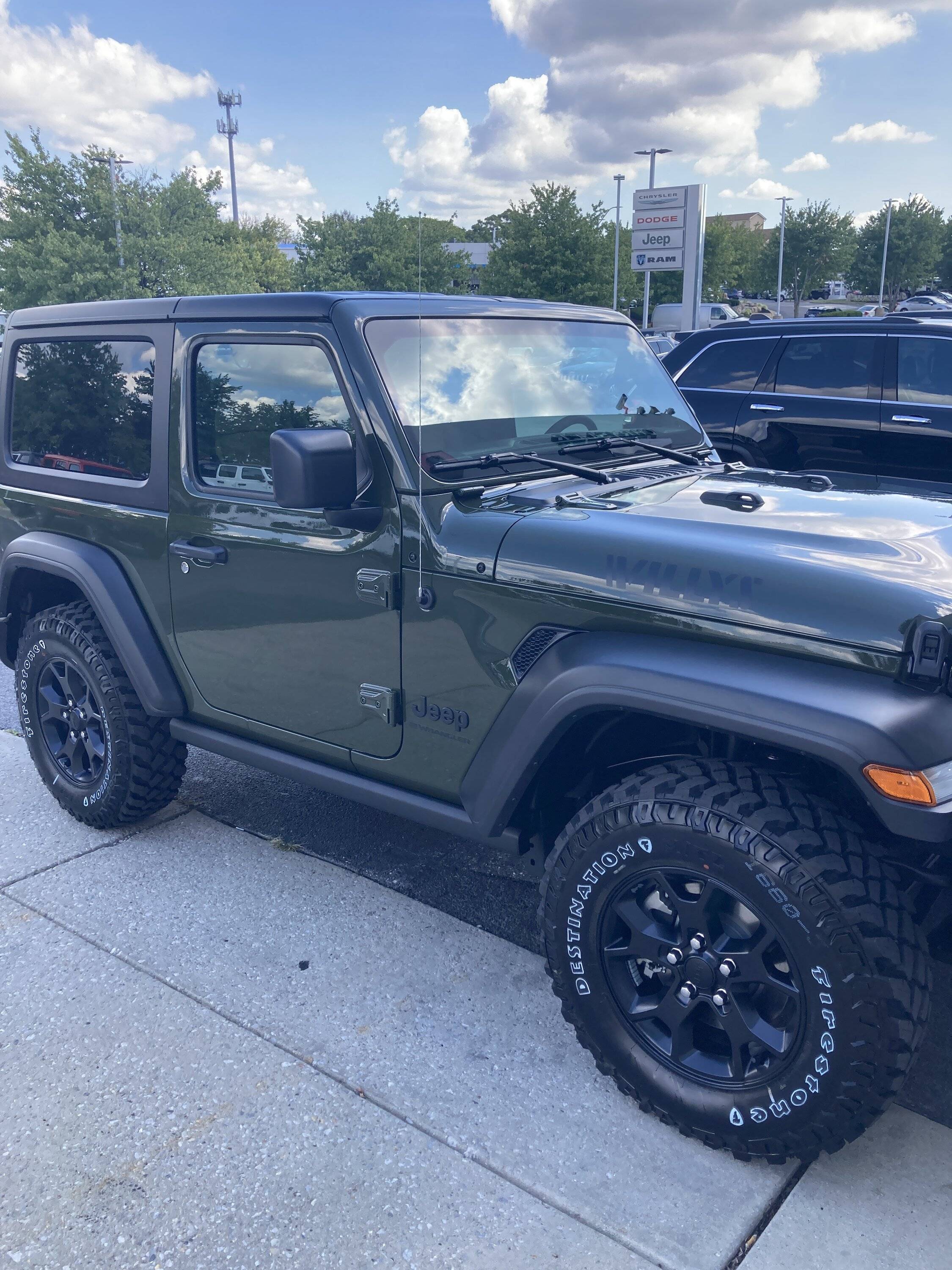 Jeep Wrangler JL 2023 Willys Pick-Up & Break-In F3F159F3-730F-419C-8E88-F638E876AA8F